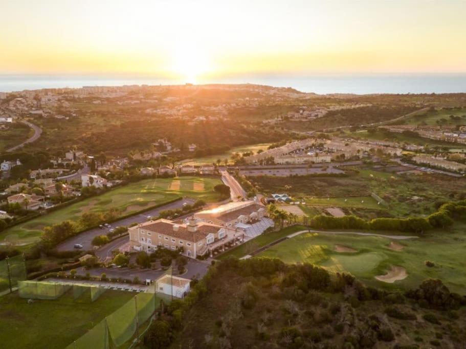Algarver II-Boavista Golf Fairview Swimpool Apartment