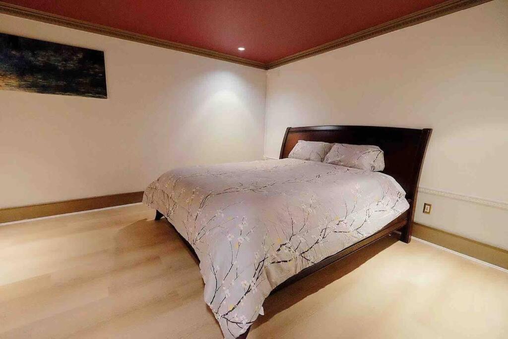 Tranquil And Spacious suite in Anmore