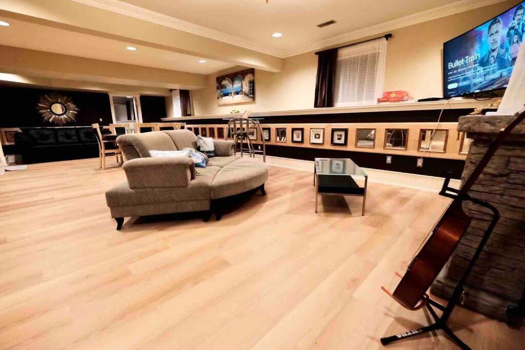 Tranquil And Spacious suite in Anmore