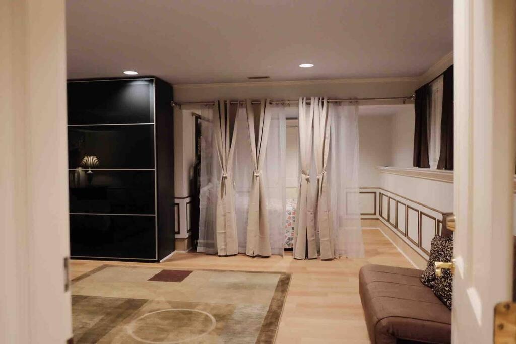 Tranquil And Spacious suite in Anmore
