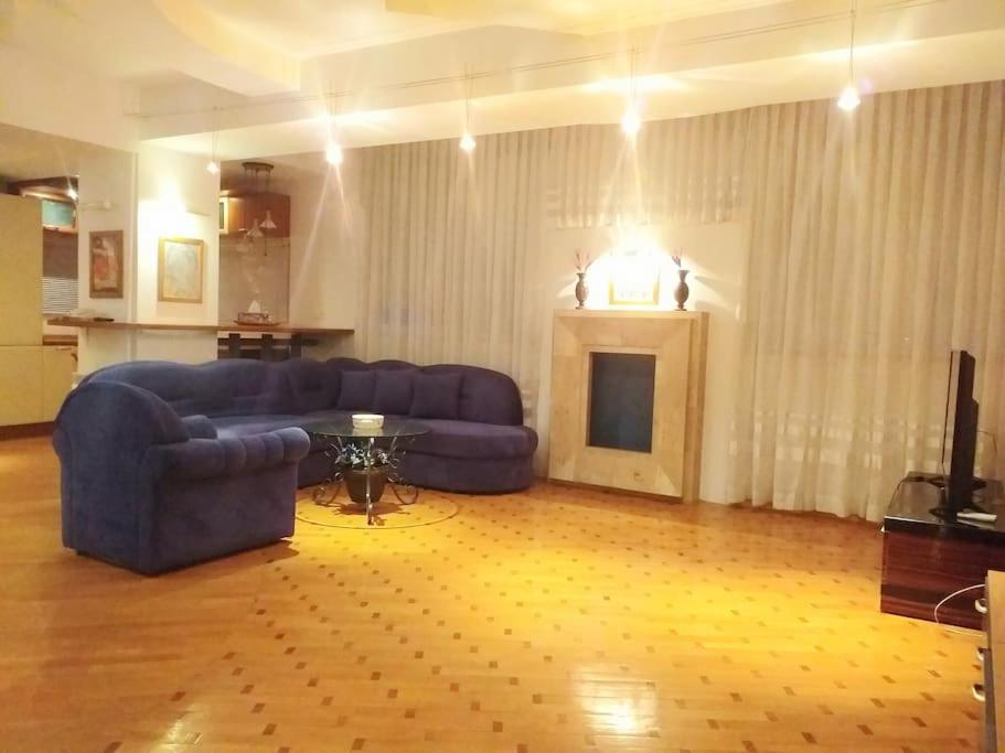 Sea View Apartment in the Center of Baku!