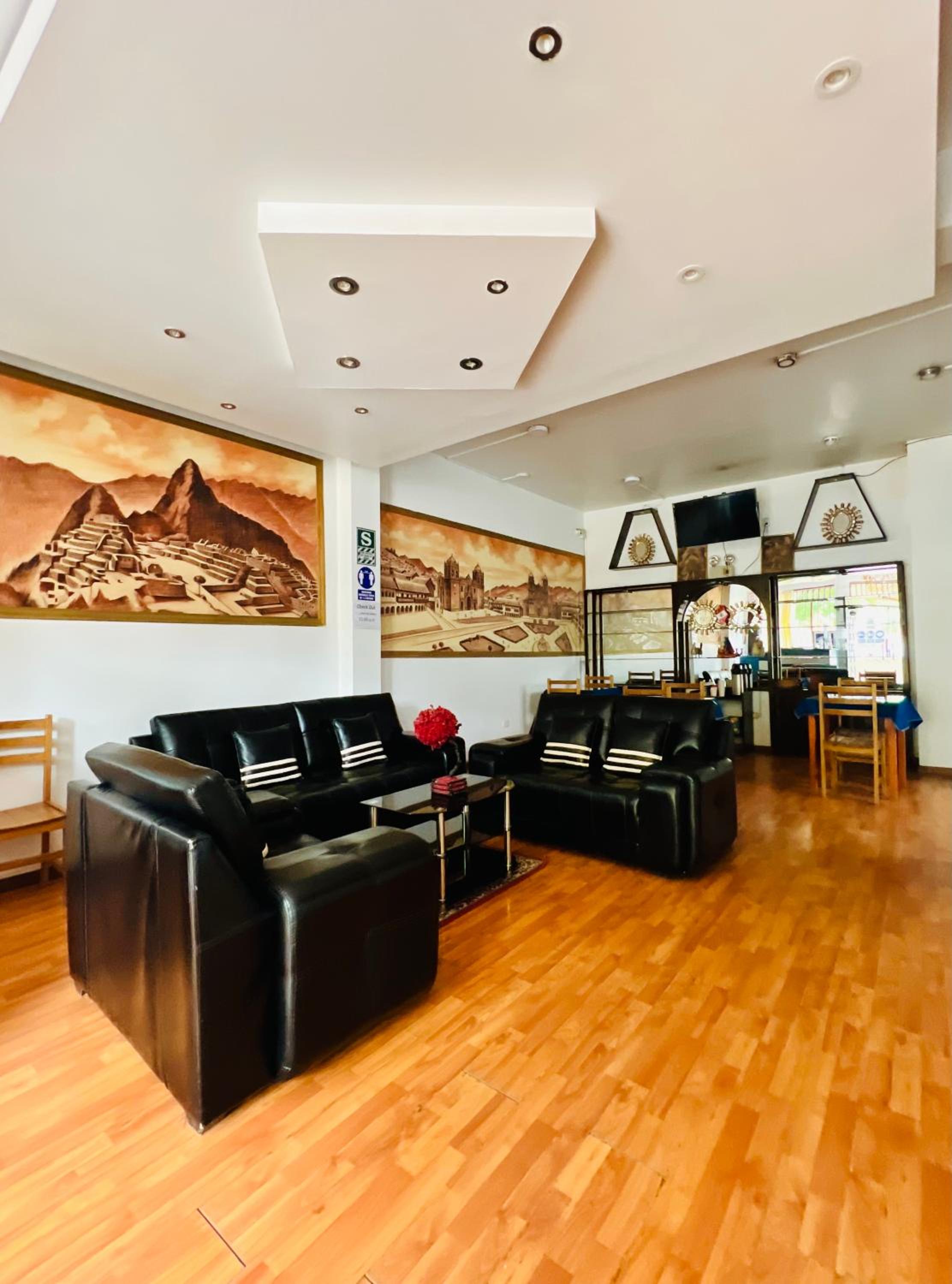 Ejecutivo Palace Sumak view 4