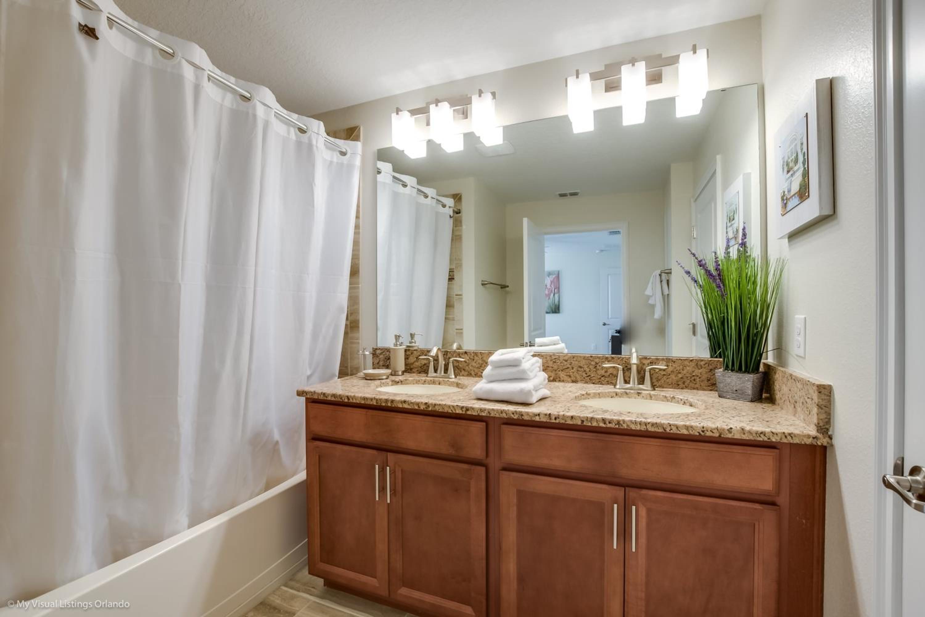 Champions Gate Resort - 4 Bed 3 Baths TOWNHOME view 3
