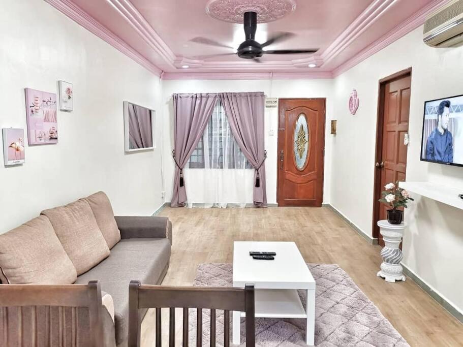 Zaref Homestay Pasir Gudang @ Taman Mawar photo 2