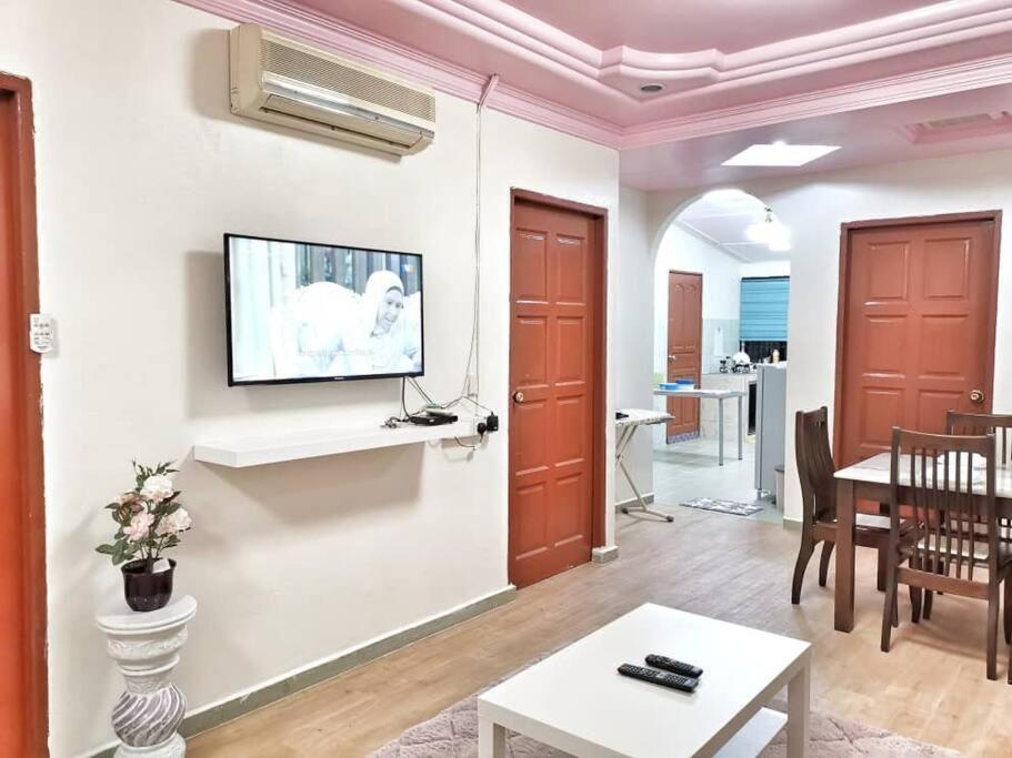 Zaref Homestay Pasir Gudang @ Taman Mawar