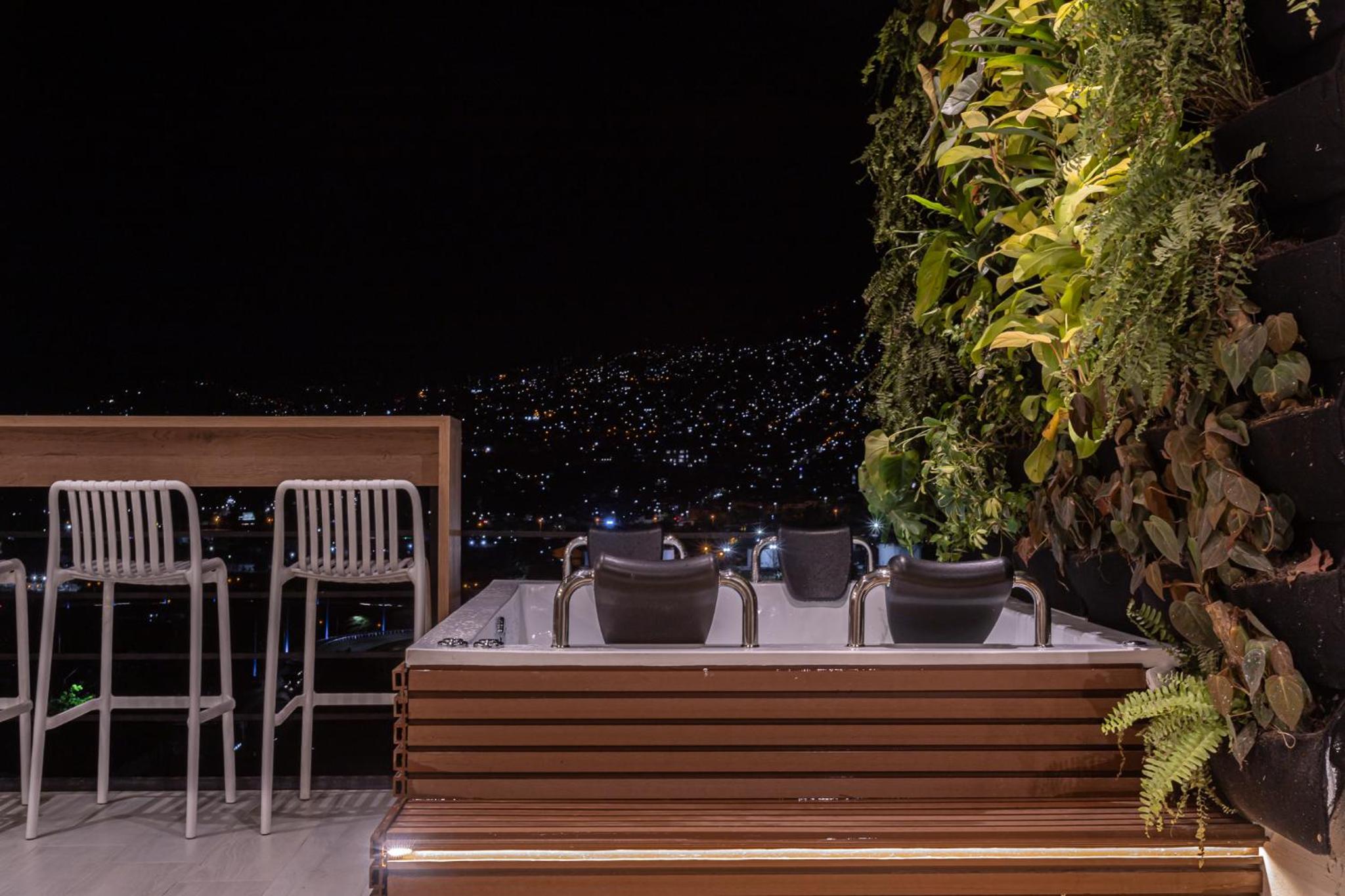 Jacuzzi Privado, Casa de Lujo Norte Medellin