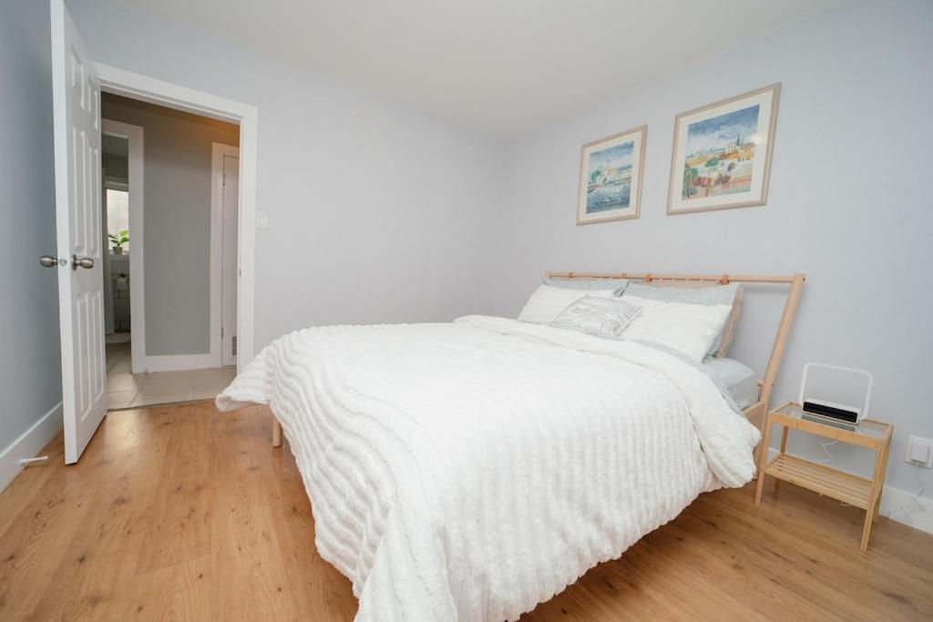 Cozy 3 Bedroom Contemporary Home With Free Parking