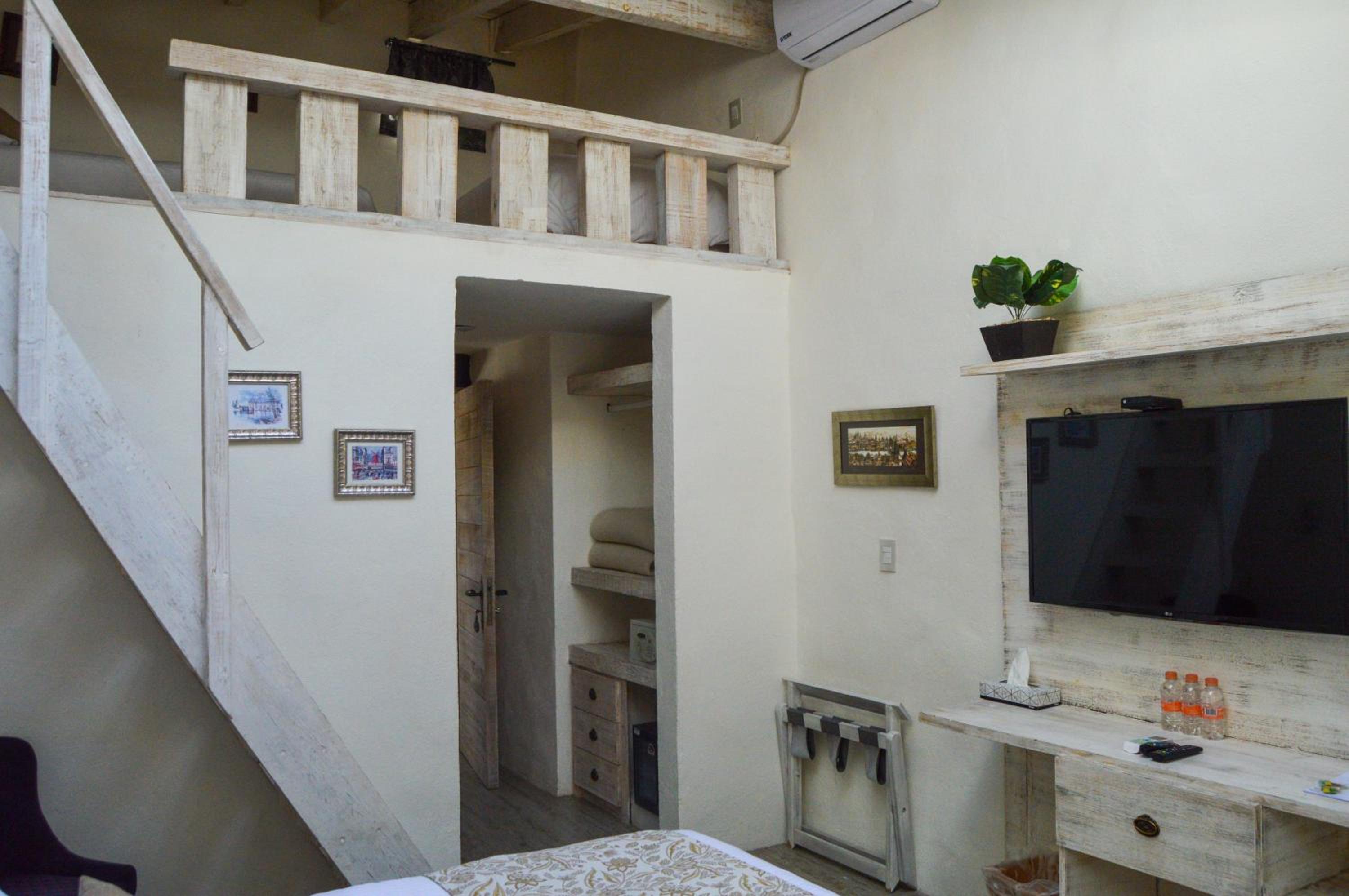 Hotel de Piedra 169
