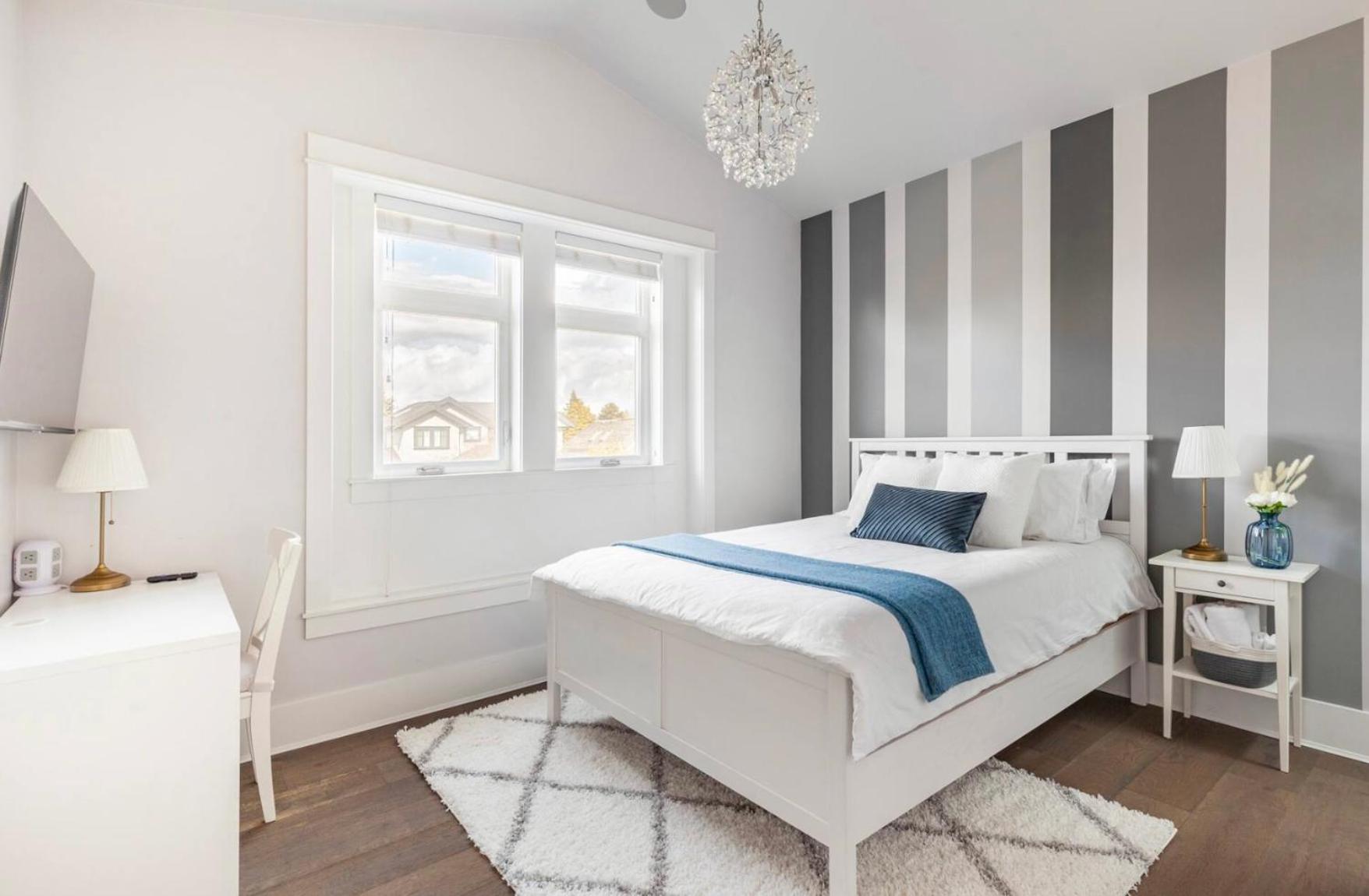 Hotel Vancouver West Cozy Retreat by Host Launch