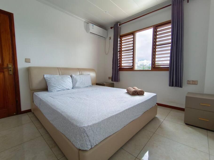 2 bedroom Apartment - view 3