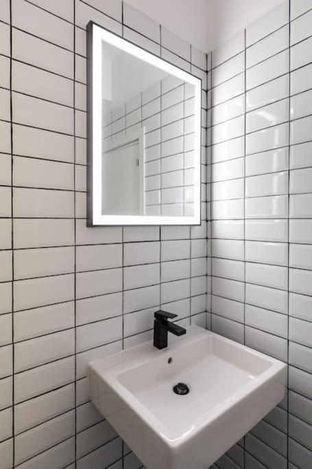 Sea View City Centre 3bed Apartment