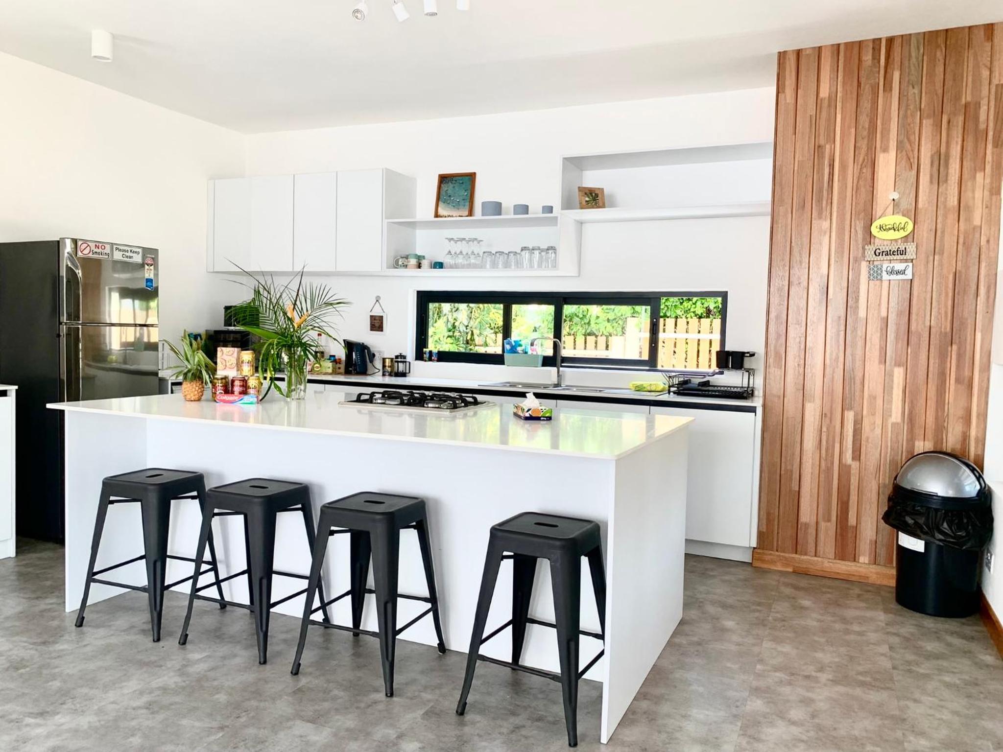 Into the Sun - Modern Holiday Home photo 2