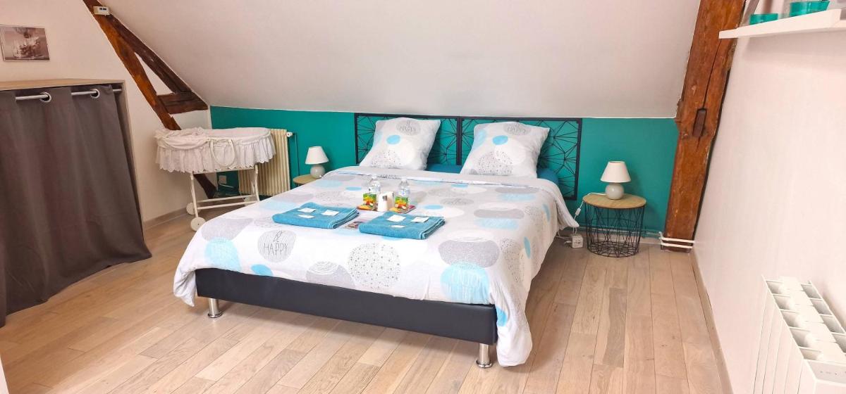 Gîte Atypique 2 à 8 PERSONNES avec piscine jacuzzi proche châteaux de la Loire