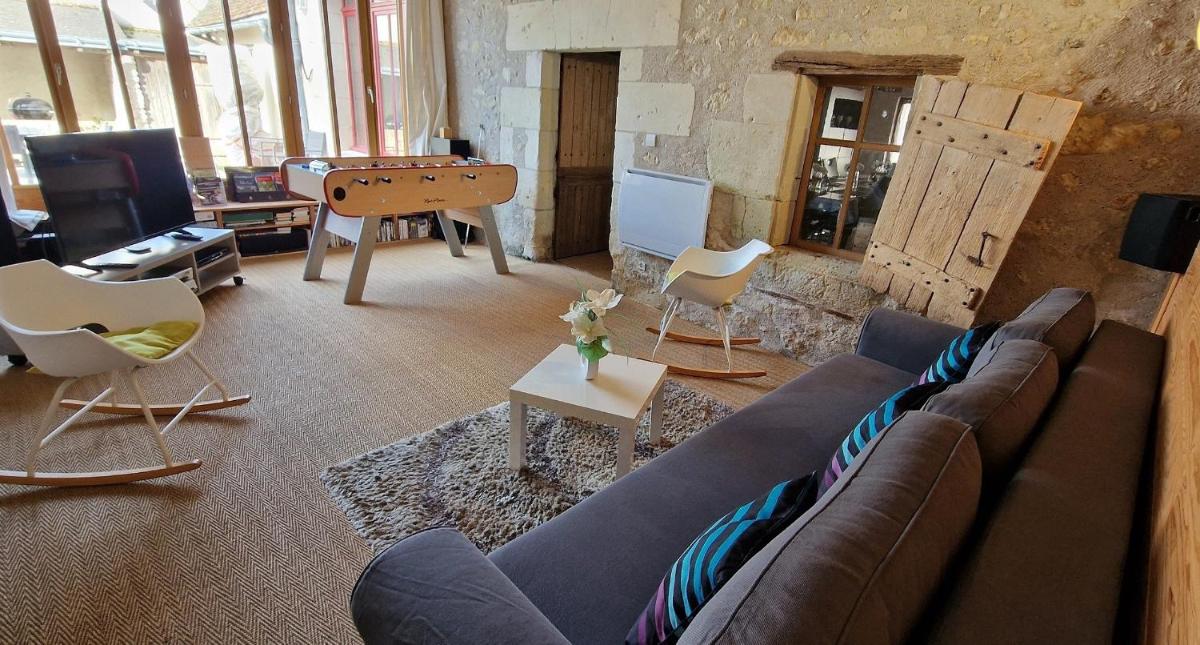 Gîte Atypique 2 à 8 PERSONNES avec piscine jacuzzi proche châteaux de la Loire
