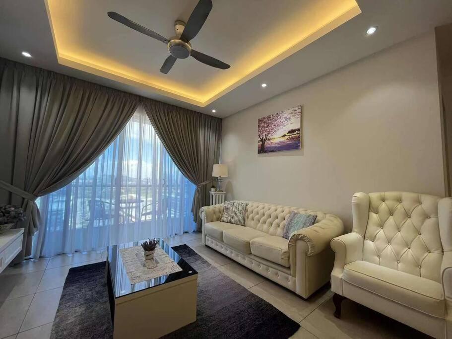 Kota Laksamana6-8pax/5minJonker/Cityview/WifiTvbox