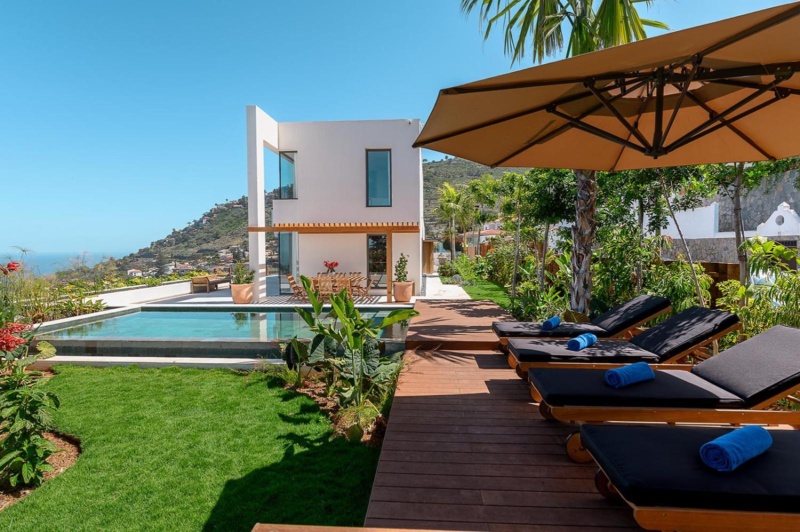 Serenity Villa on the Cliff with climatized pool
