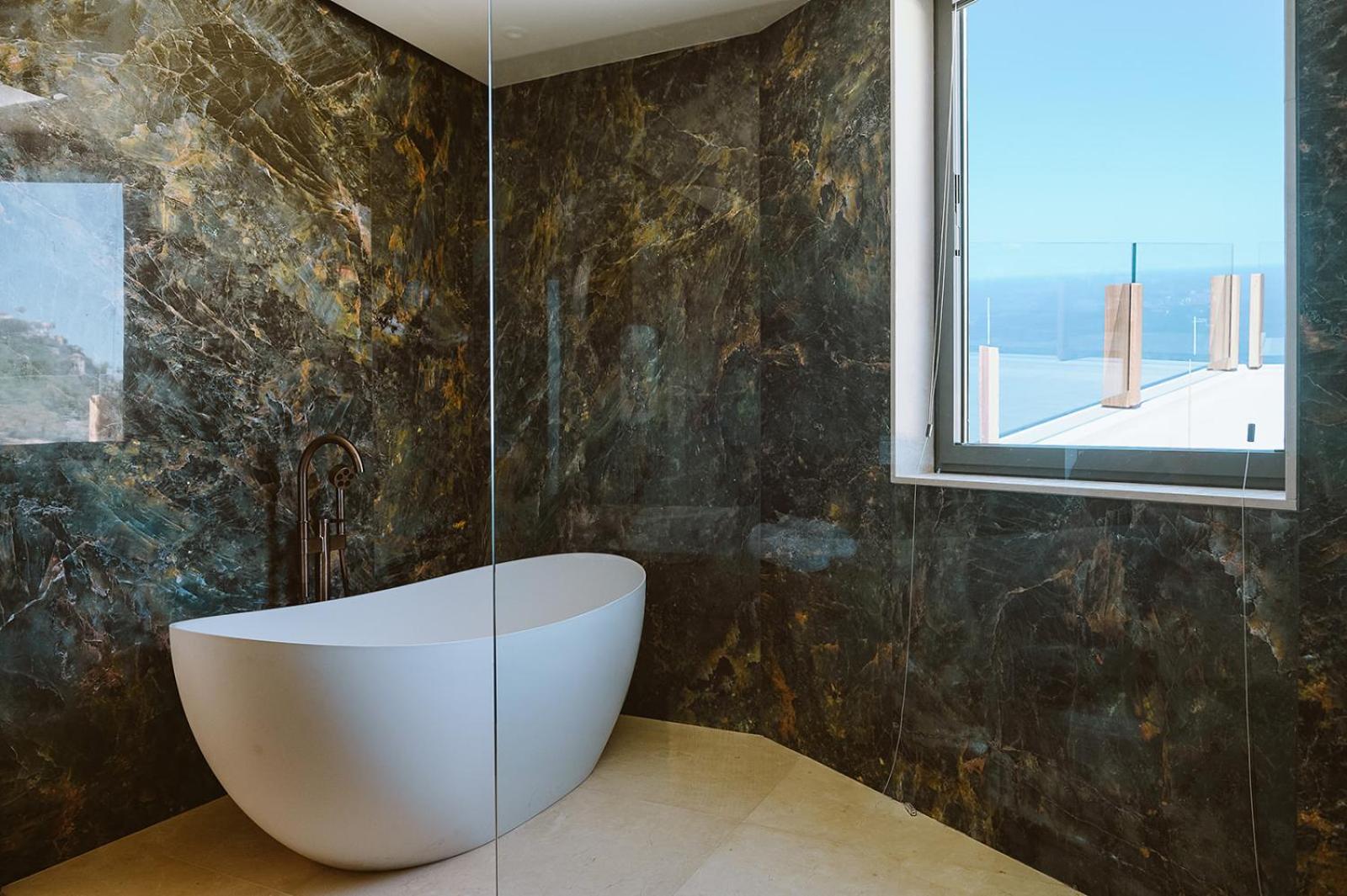 Serenity Villa on the Cliff with climatized pool