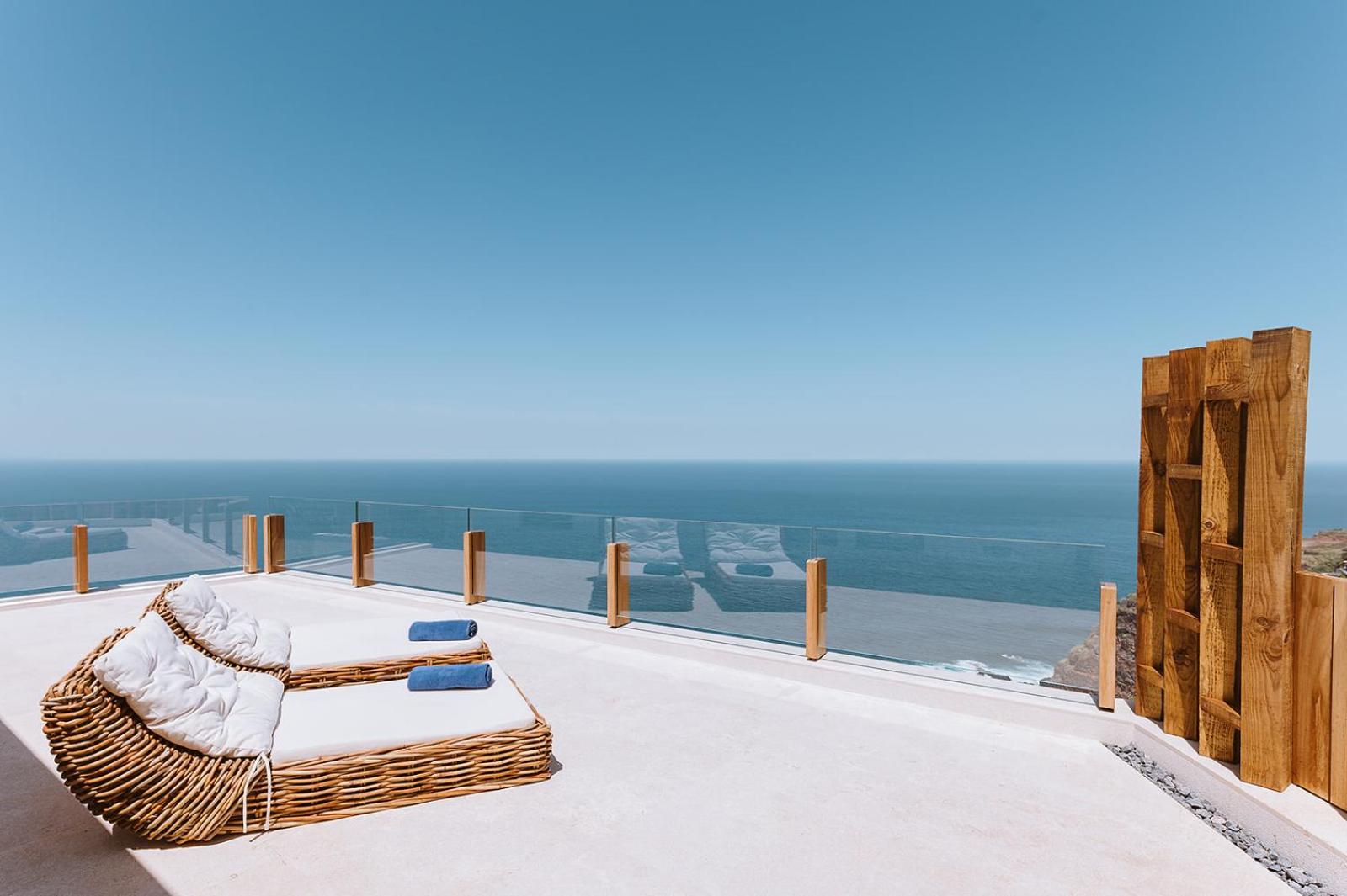 Serenity Villa on the Cliff with climatized pool