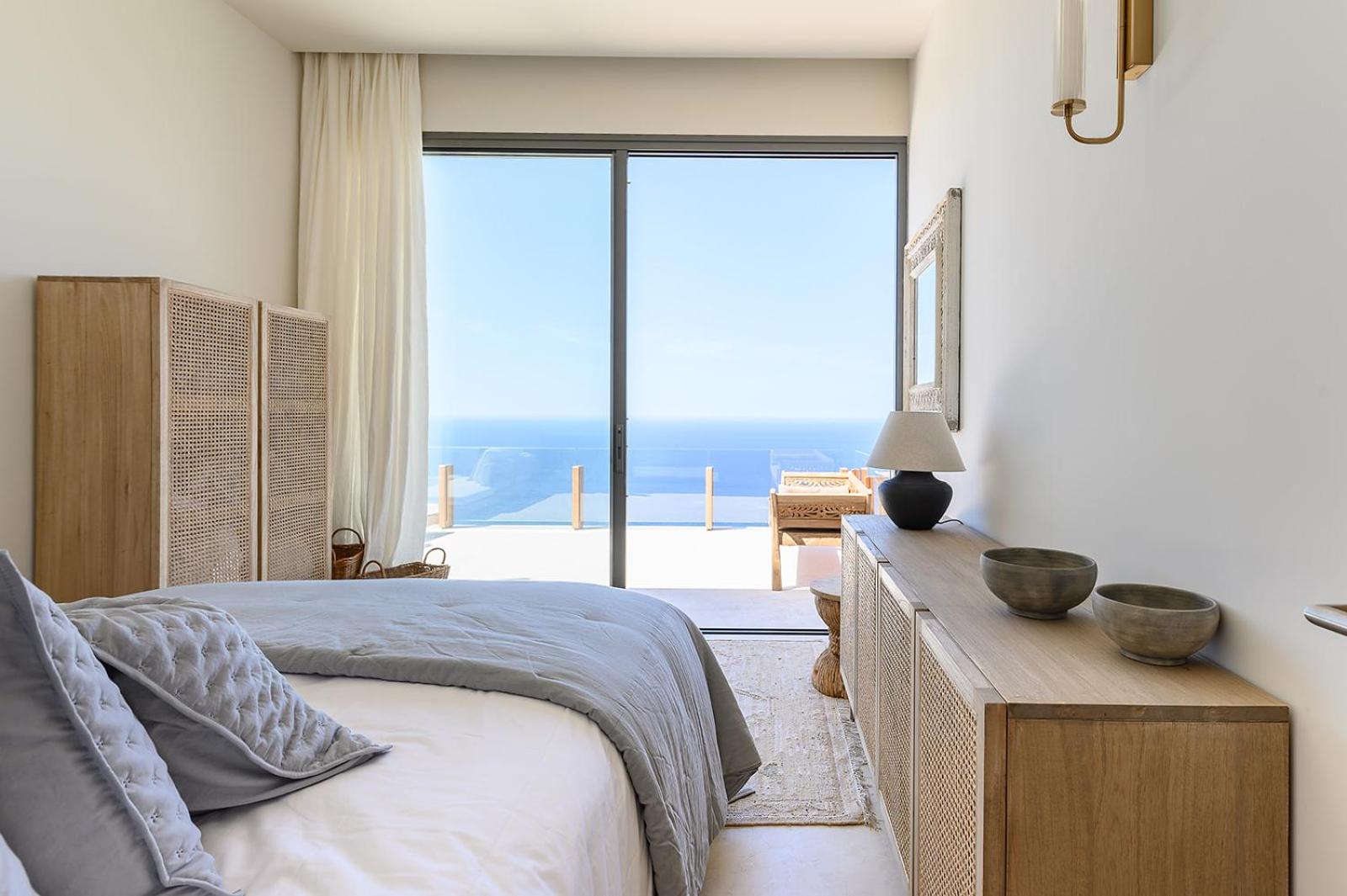 Serenity Villa on the Cliff with climatized pool