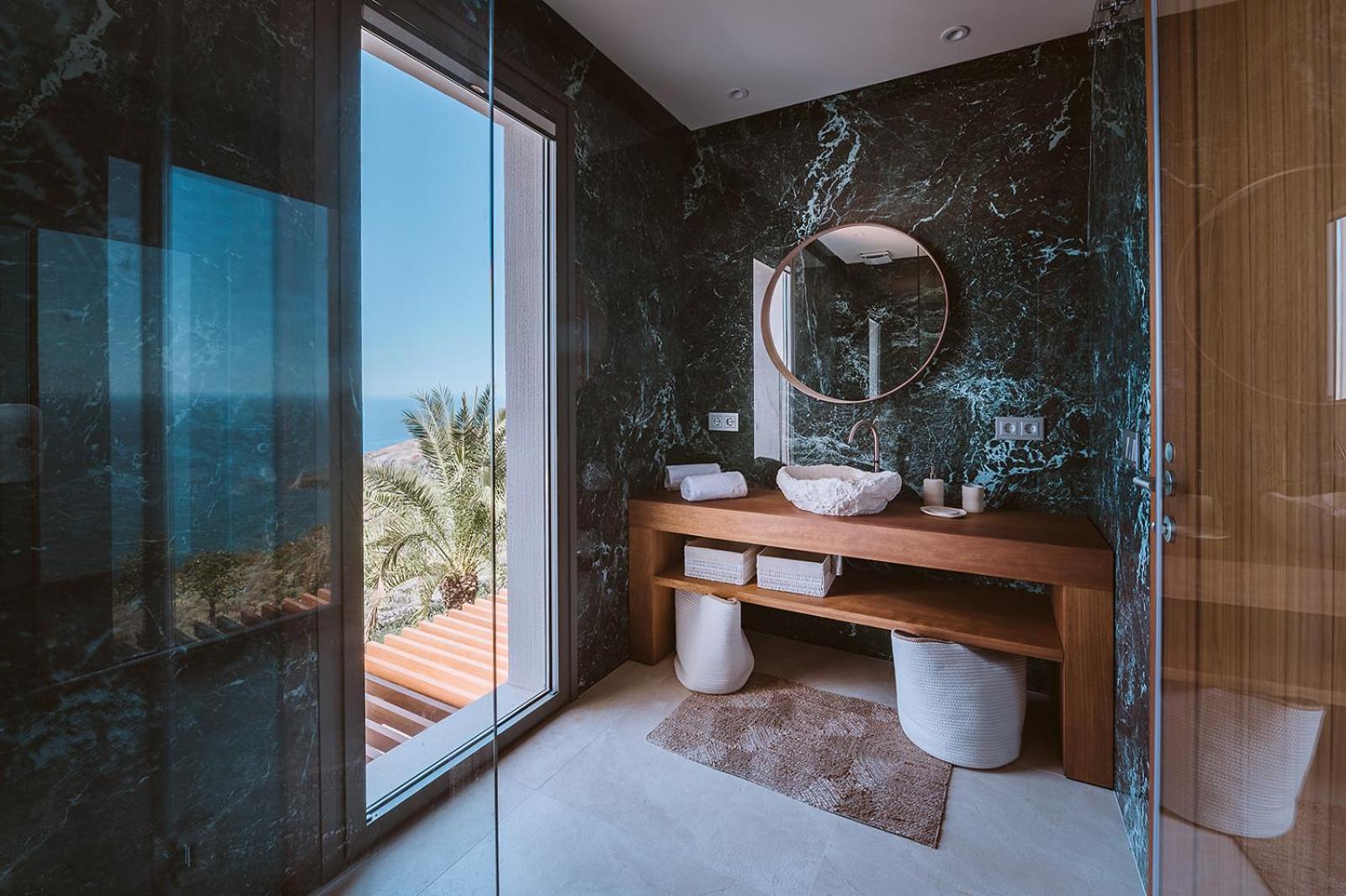Serenity Villa on the Cliff with climatized pool