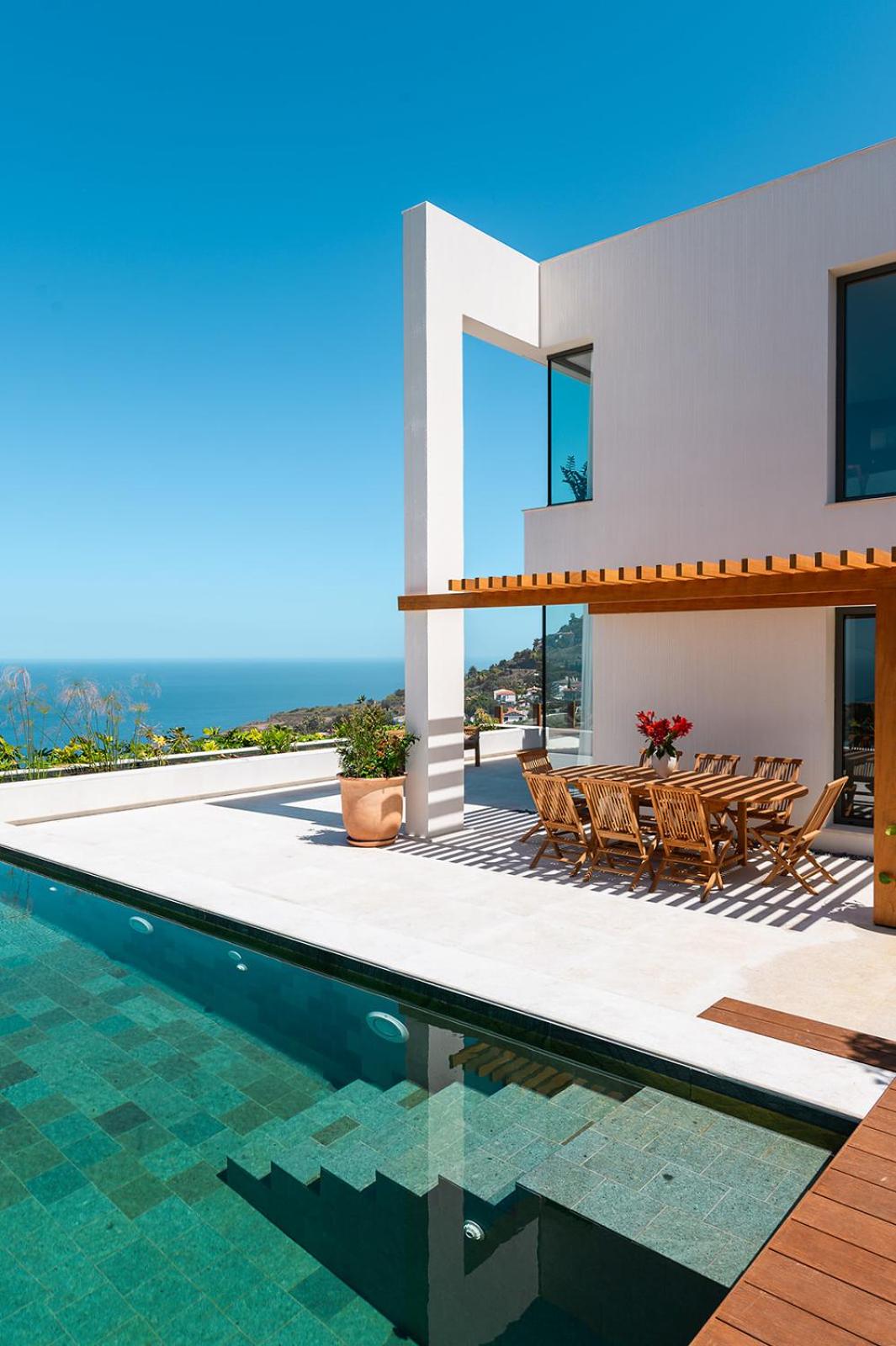 Serenity Villa on the Cliff with climatized pool