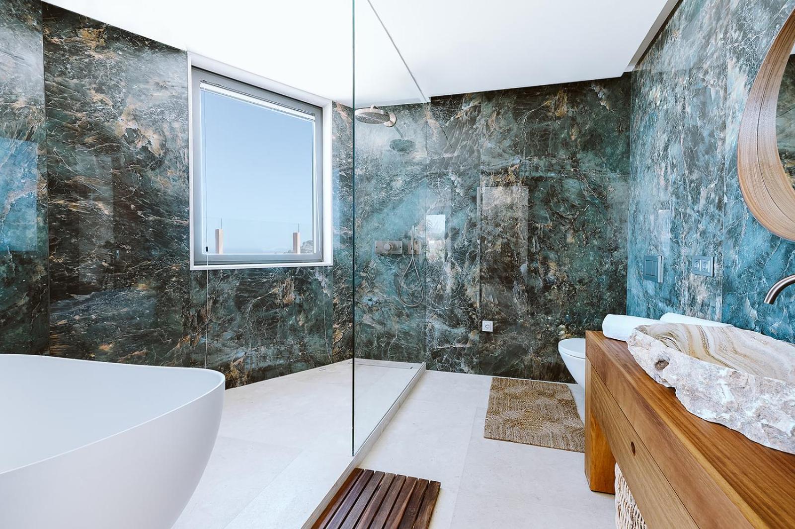 Serenity Villa on the Cliff with climatized pool