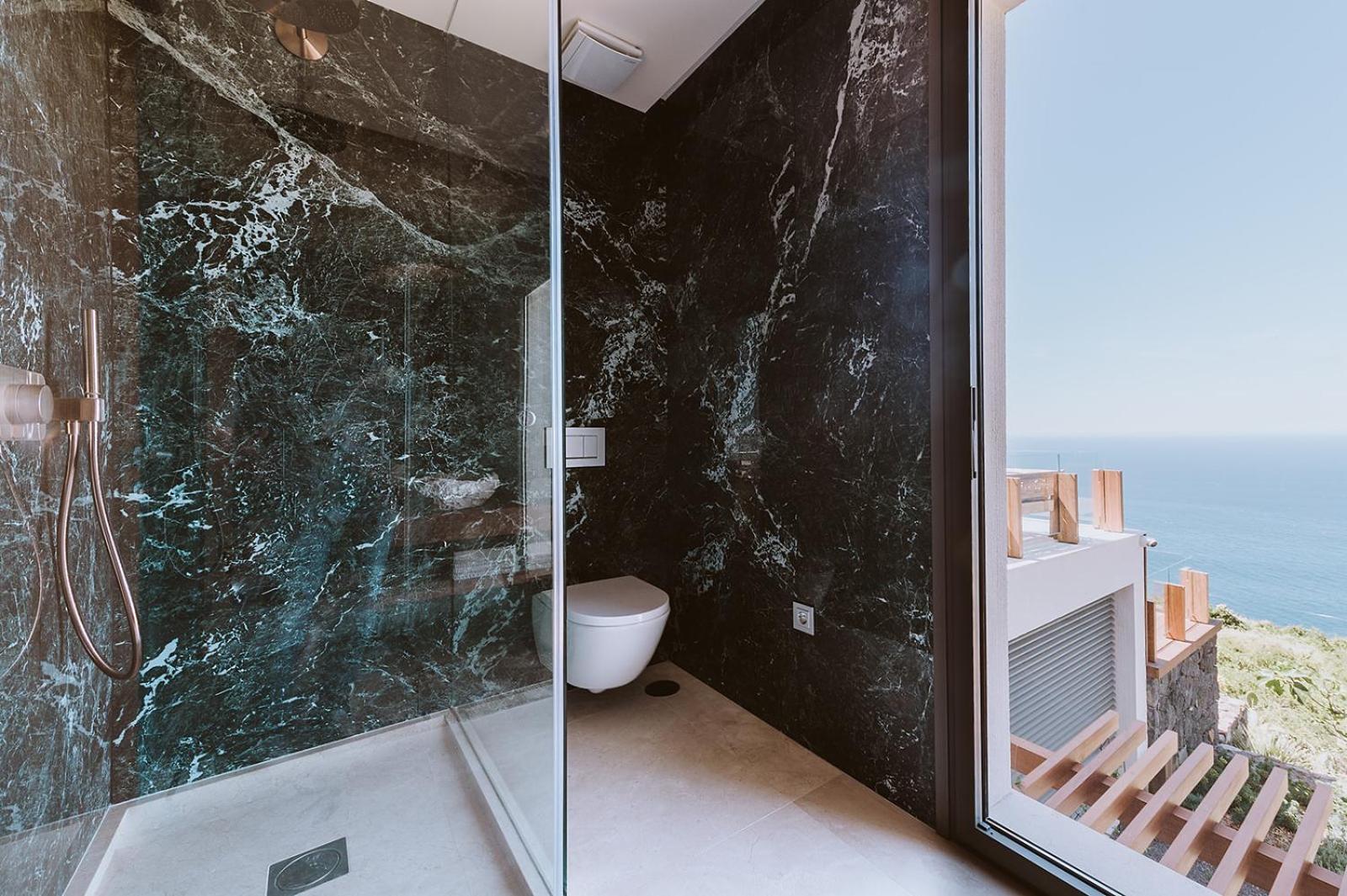 Serenity Villa on the Cliff with climatized pool