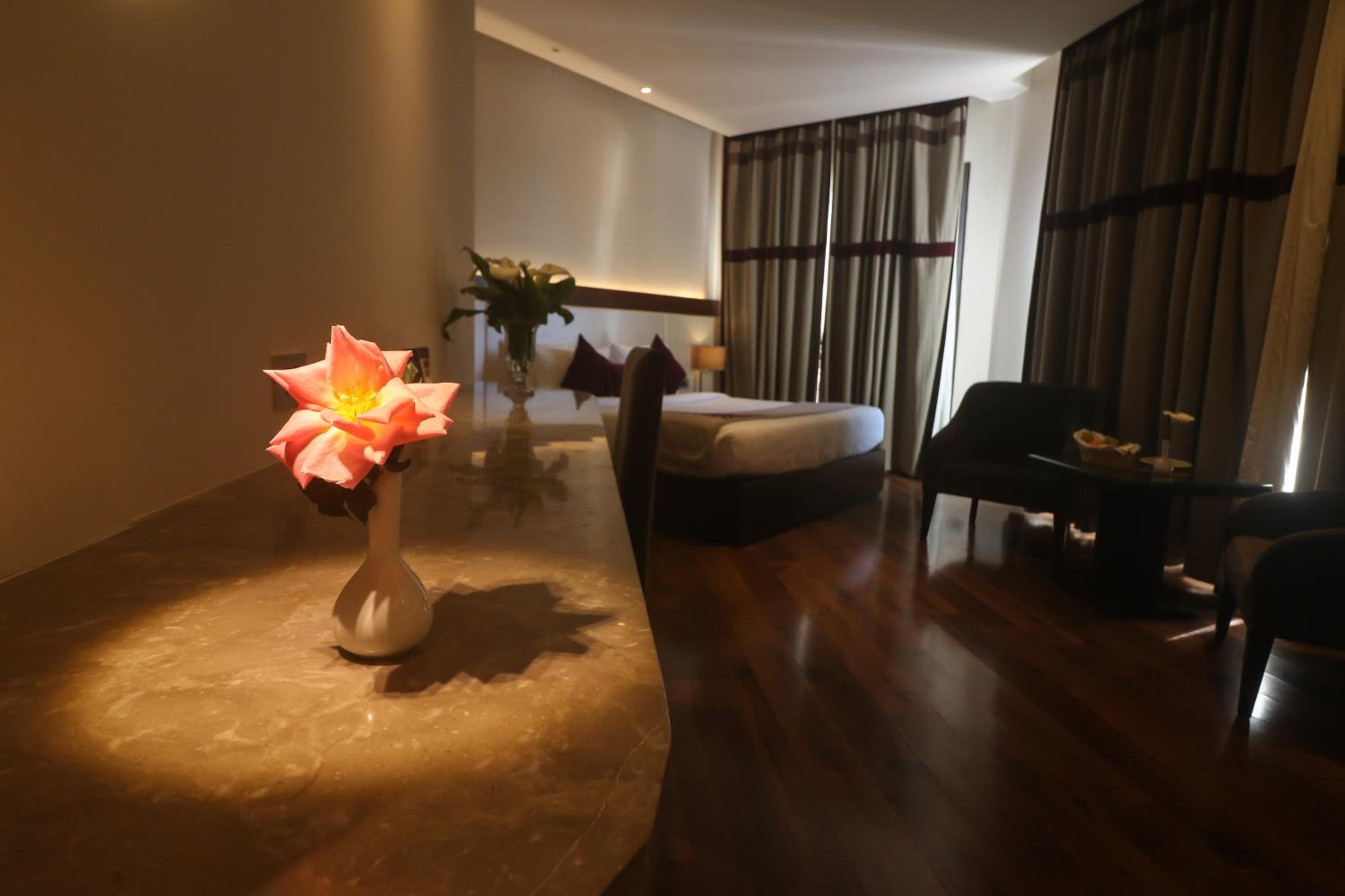 Marigold Sarovar Portico Shimla with Heated pool and AC Rooms-A Resort cottage and SPA Marigold Sarovar Portico Shimla with Heated pool and AC Rooms-A Resort cottage and SPA