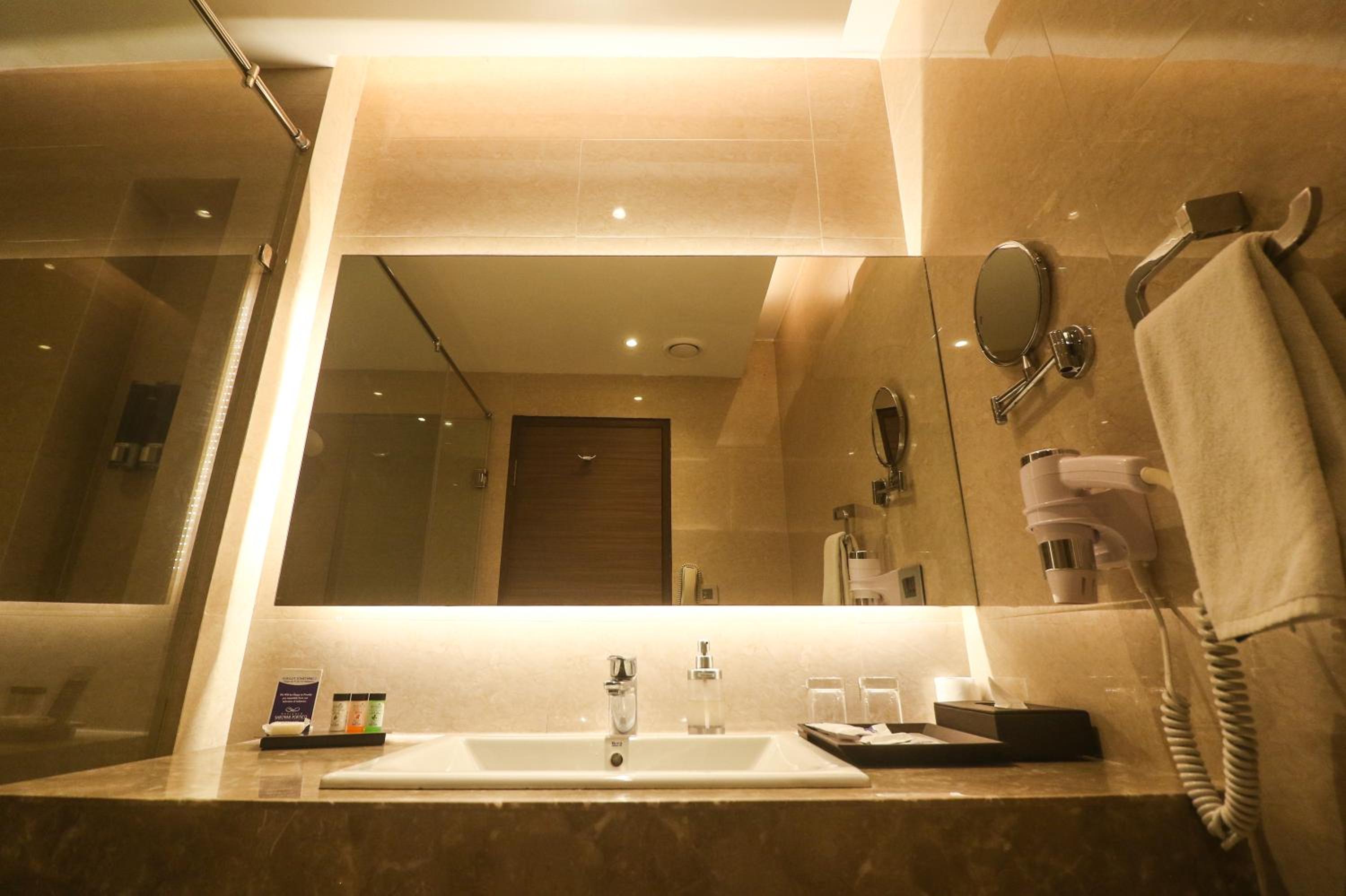 Marigold Sarovar Portico Shimla with Heated pool and AC Rooms-A Resort cottage and SPA Marigold Sarovar Portico Shimla with Heated pool and AC Rooms-A Resort cottage and SPA