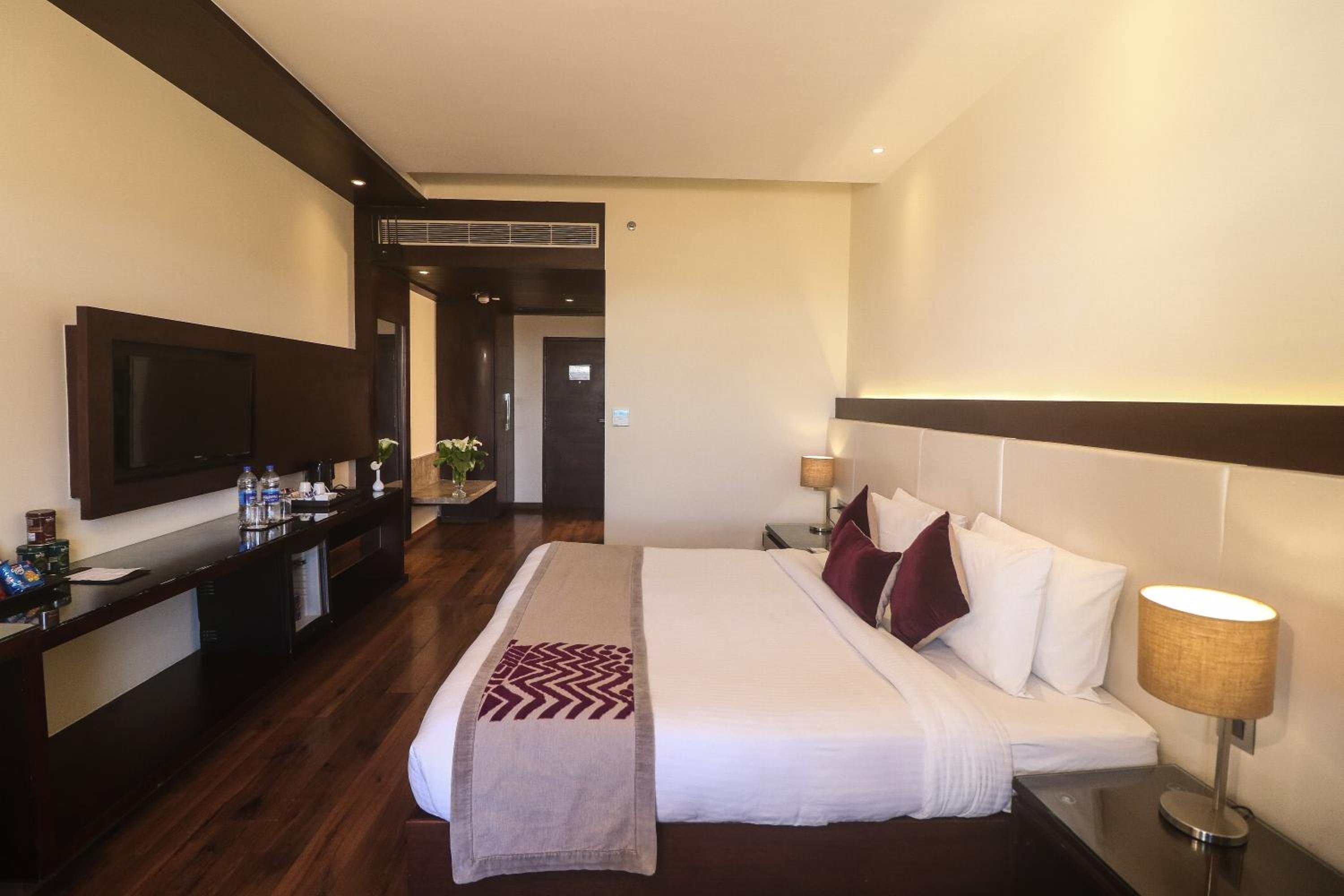 Marigold Sarovar Portico Shimla with Heated pool and AC Rooms-A Resort cottage and SPA Marigold Sarovar Portico Shimla with Heated pool and AC Rooms-A Resort cottage and SPA