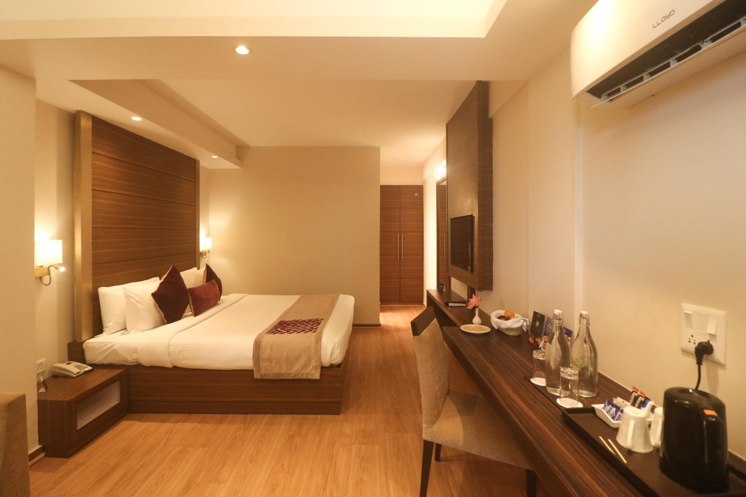 Marigold Sarovar Portico Shimla with Heated pool and AC Rooms-A Resort cottage and SPA Marigold Sarovar Portico Shimla with Heated pool and AC Rooms-A Resort cottage and SPA