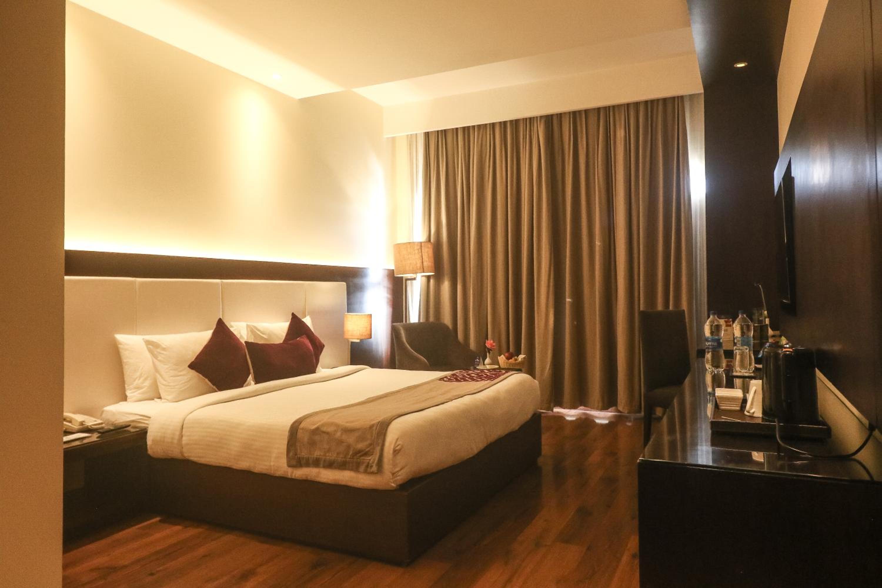 Marigold Sarovar Portico Shimla with Heated pool and AC Rooms-A Resort cottage and SPA Marigold Sarovar Portico Shimla with Heated pool and AC Rooms-A Resort cottage and SPA