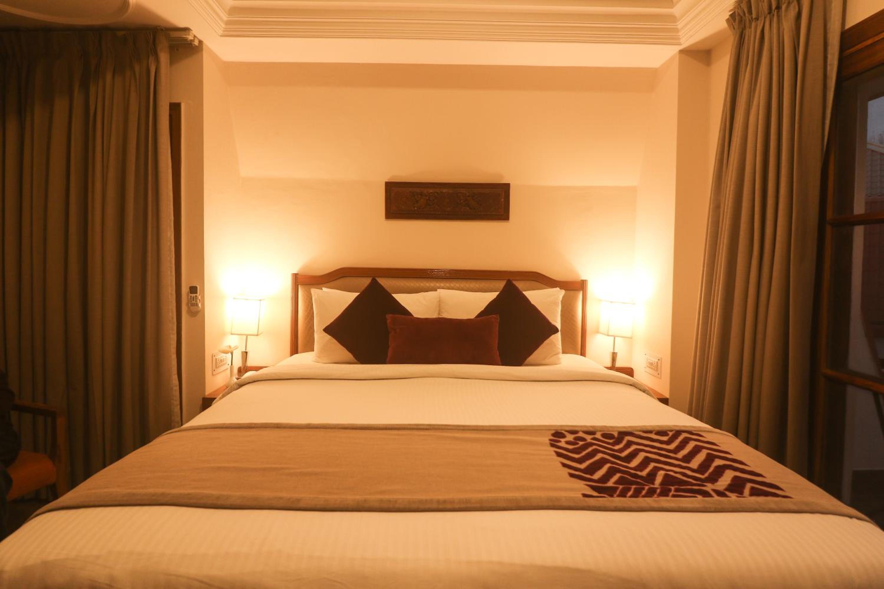 Marigold Sarovar Portico Shimla with Heated pool and AC Rooms-A Resort cottage and SPA Marigold Sarovar Portico Shimla with Heated pool and AC Rooms-A Resort cottage and SPA