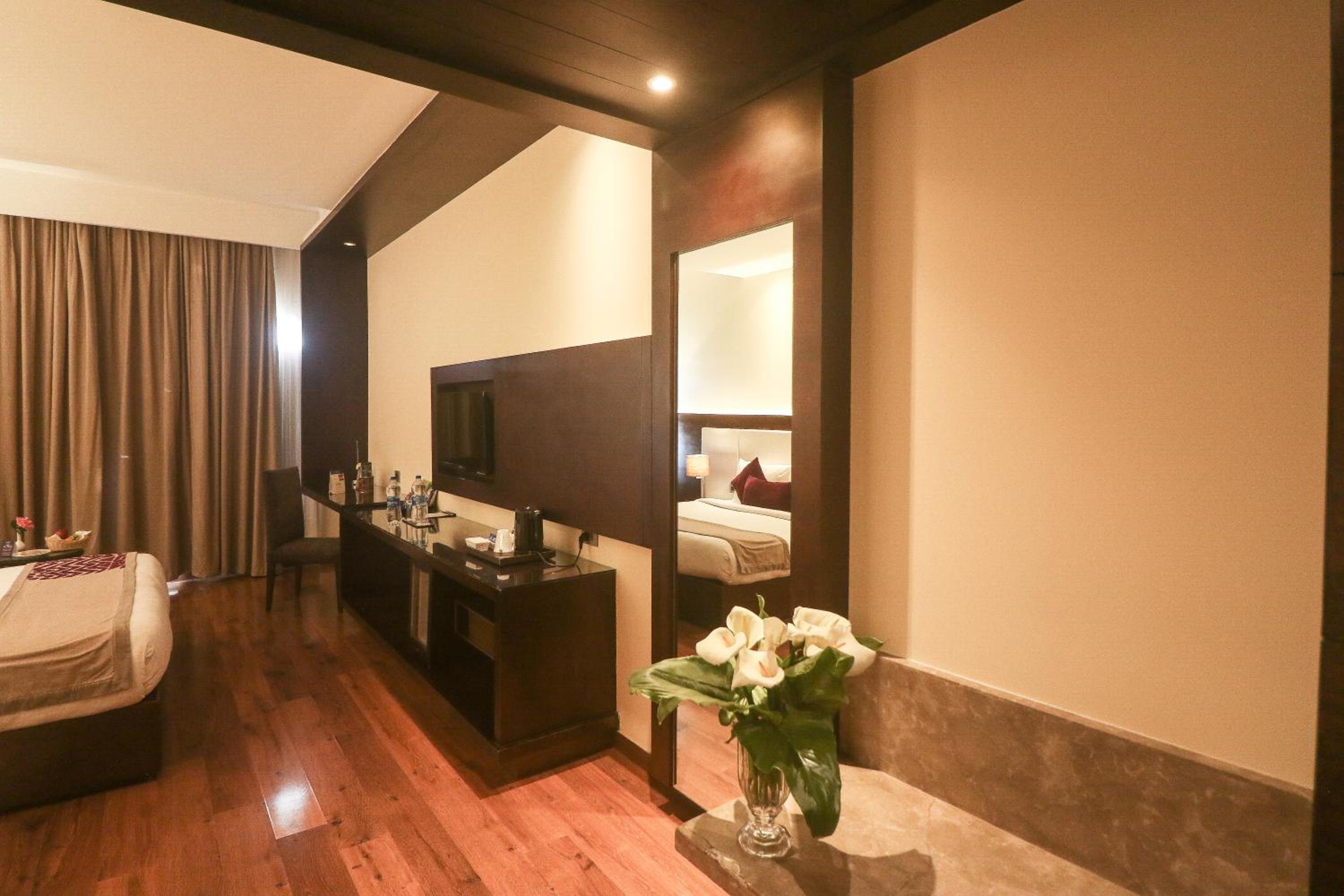 Marigold Sarovar Portico Shimla with Heated pool and AC Rooms-A Resort cottage and SPA Marigold Sarovar Portico Shimla with Heated pool and AC Rooms-A Resort cottage and SPA