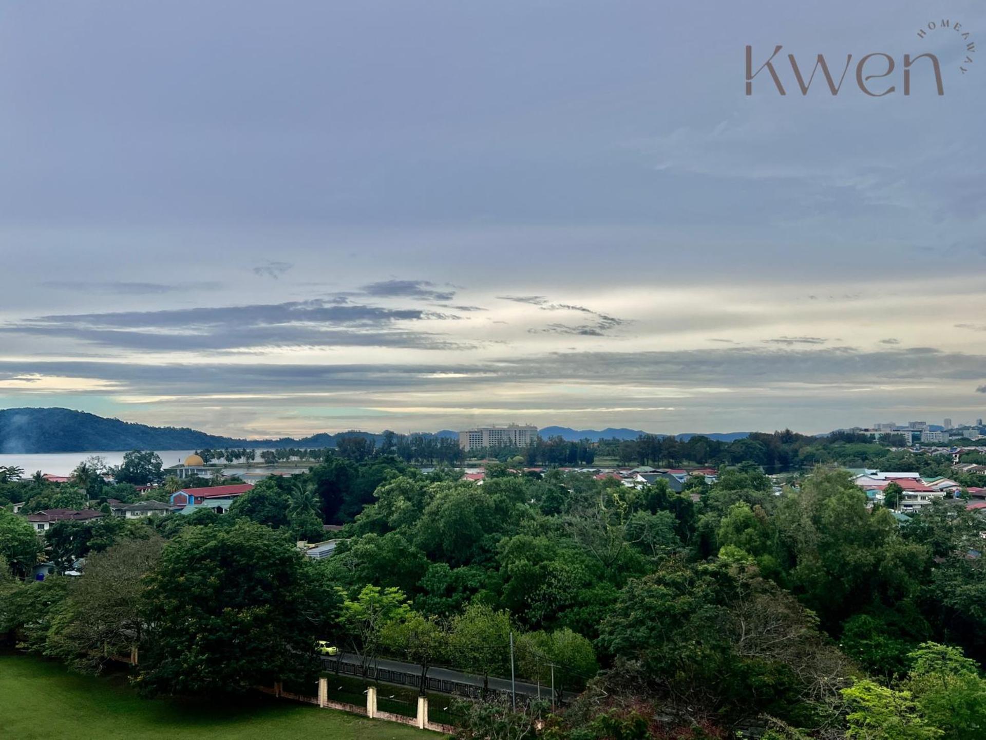 KWEN Suites-Tanjung Aru InfinityPool Seaview/Airport View photo 5