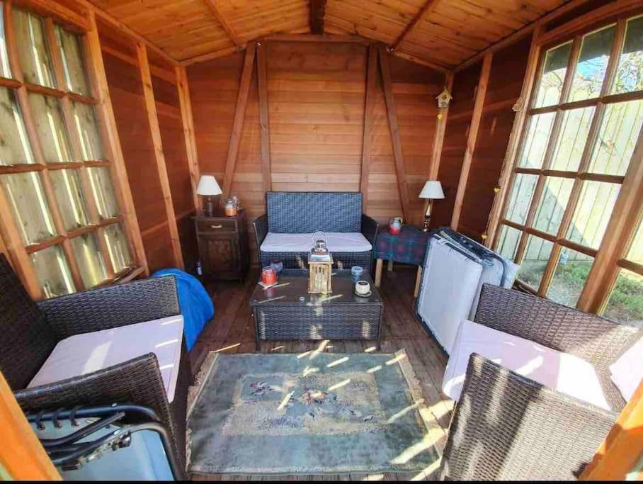 Baidland Escapes 2 bedroom cottage With hot tub view 5