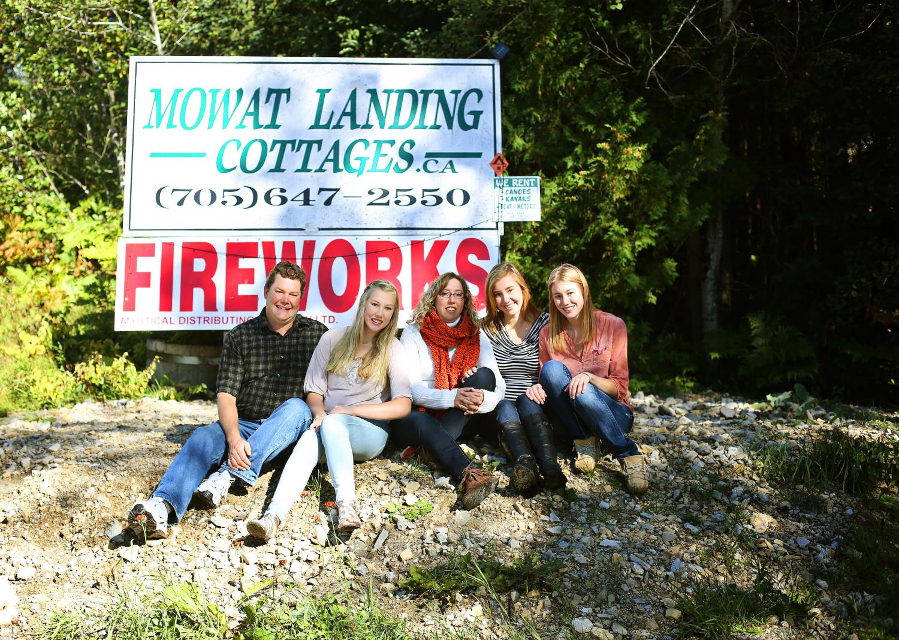 Mowat Landing Cottages
