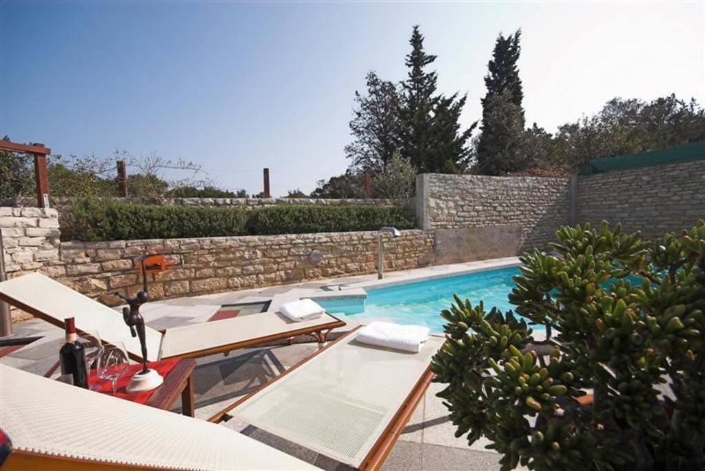 Villa Nikolina