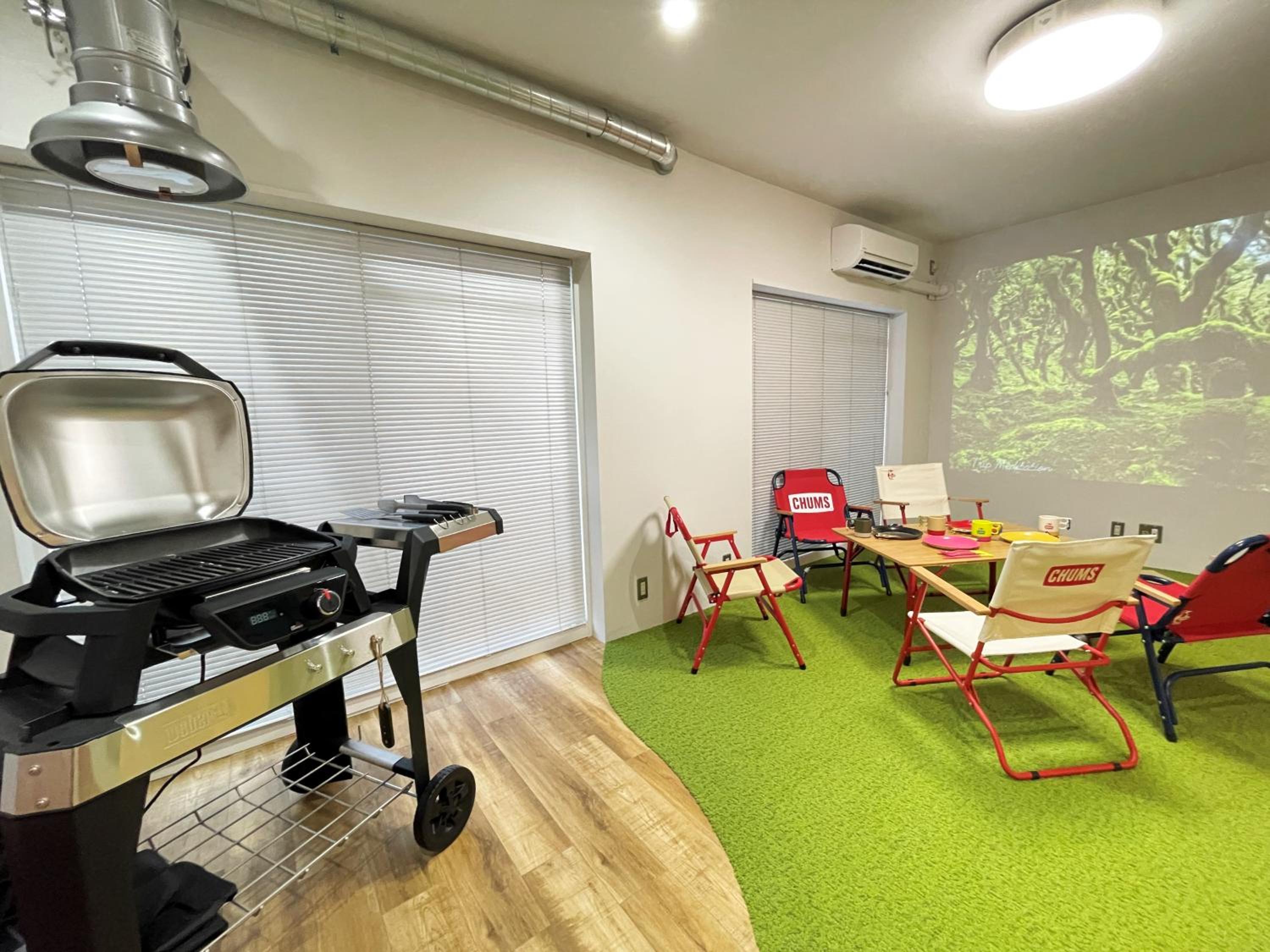 365BASE outdoor hostel
