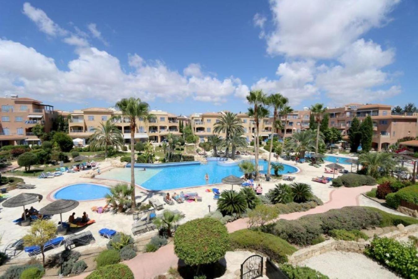 H&O Limnaria Elegance Pool View Apartment