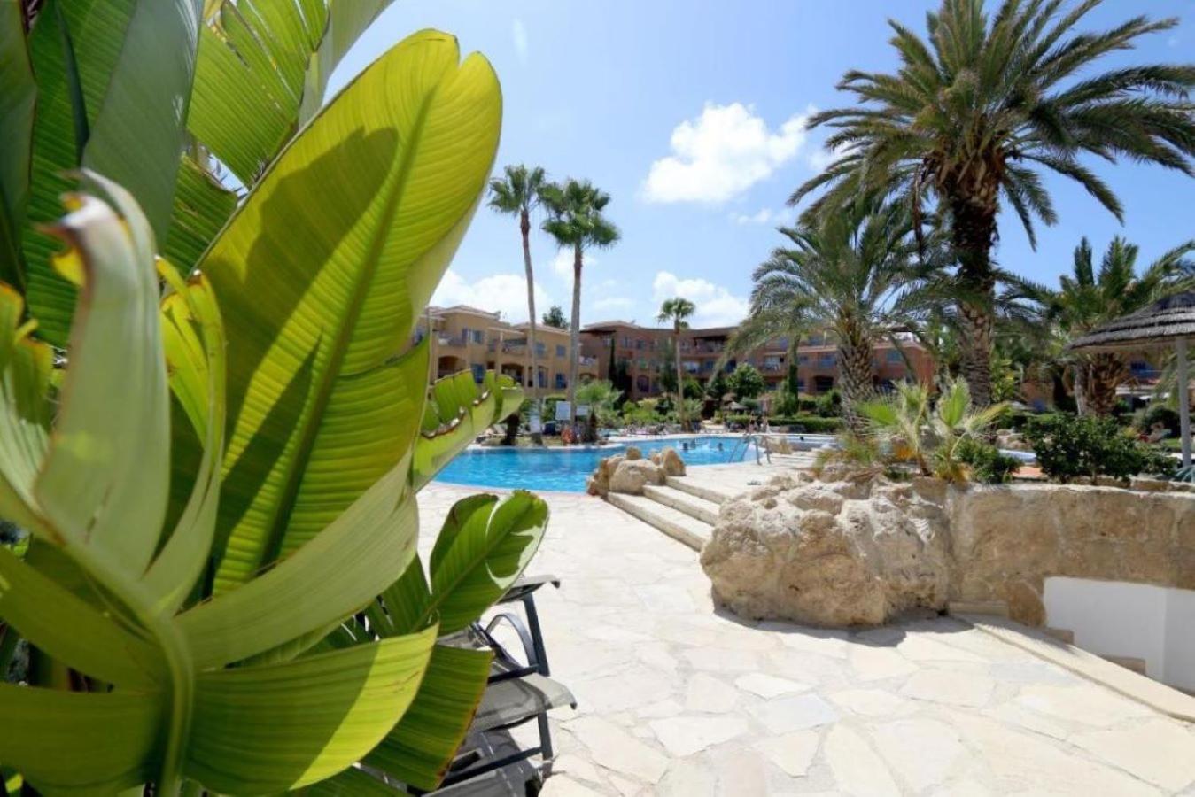 H&O Limnaria Elegance Pool View Apartment
