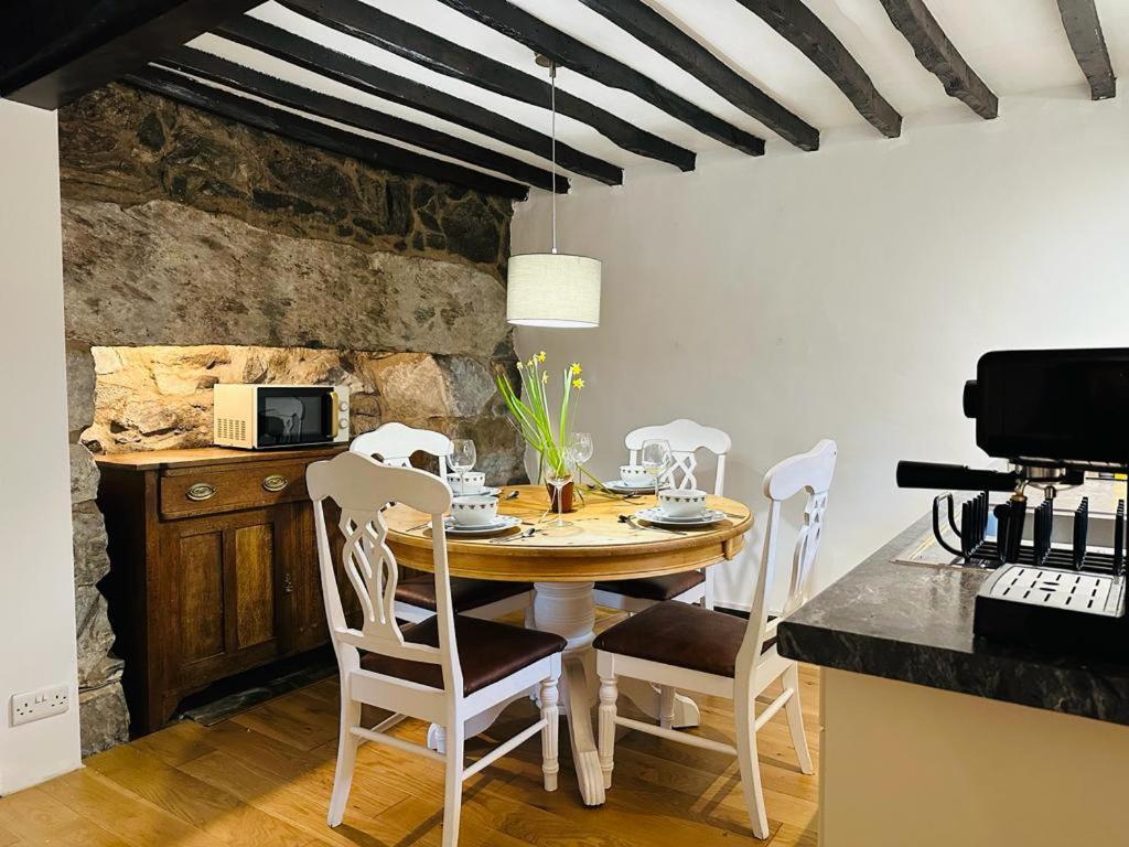 Trawsfynydd Stone Cottage