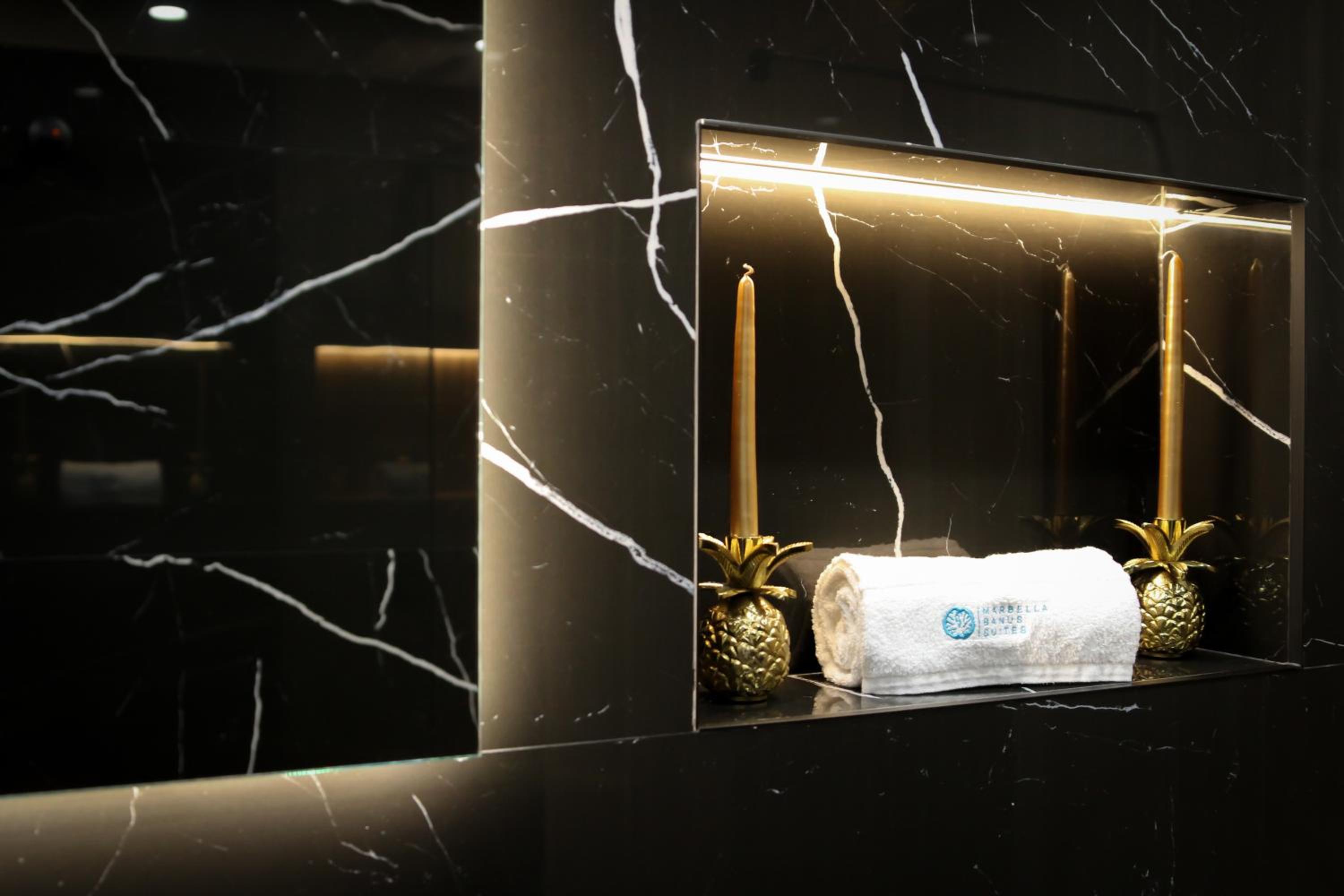 MARBELLA BANUS SUITES - Marbella Marina Banus Deluxe Apartment Sea Views