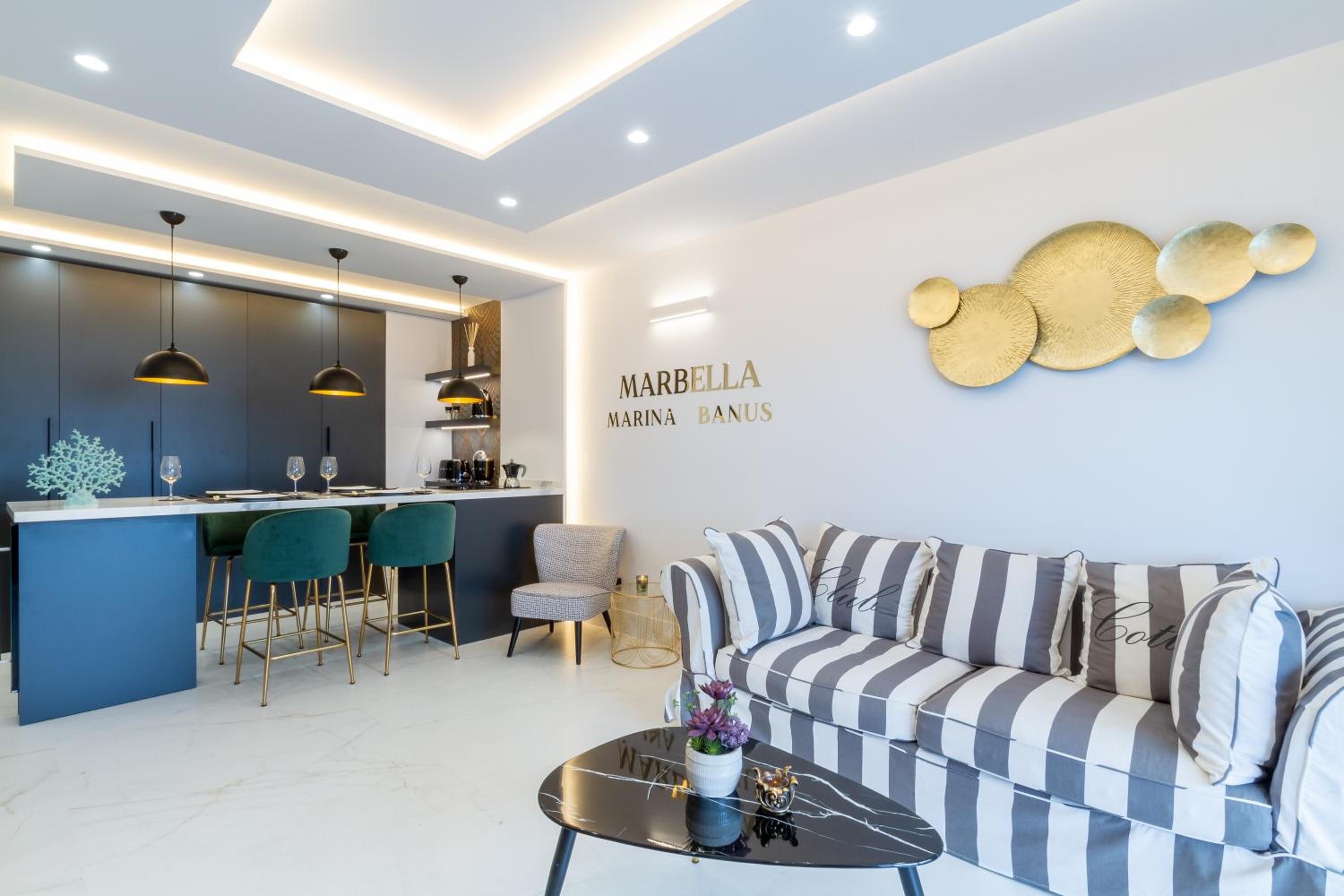 MARBELLA BANUS SUITES - Marbella Marina Banus Deluxe Apartment Sea Views