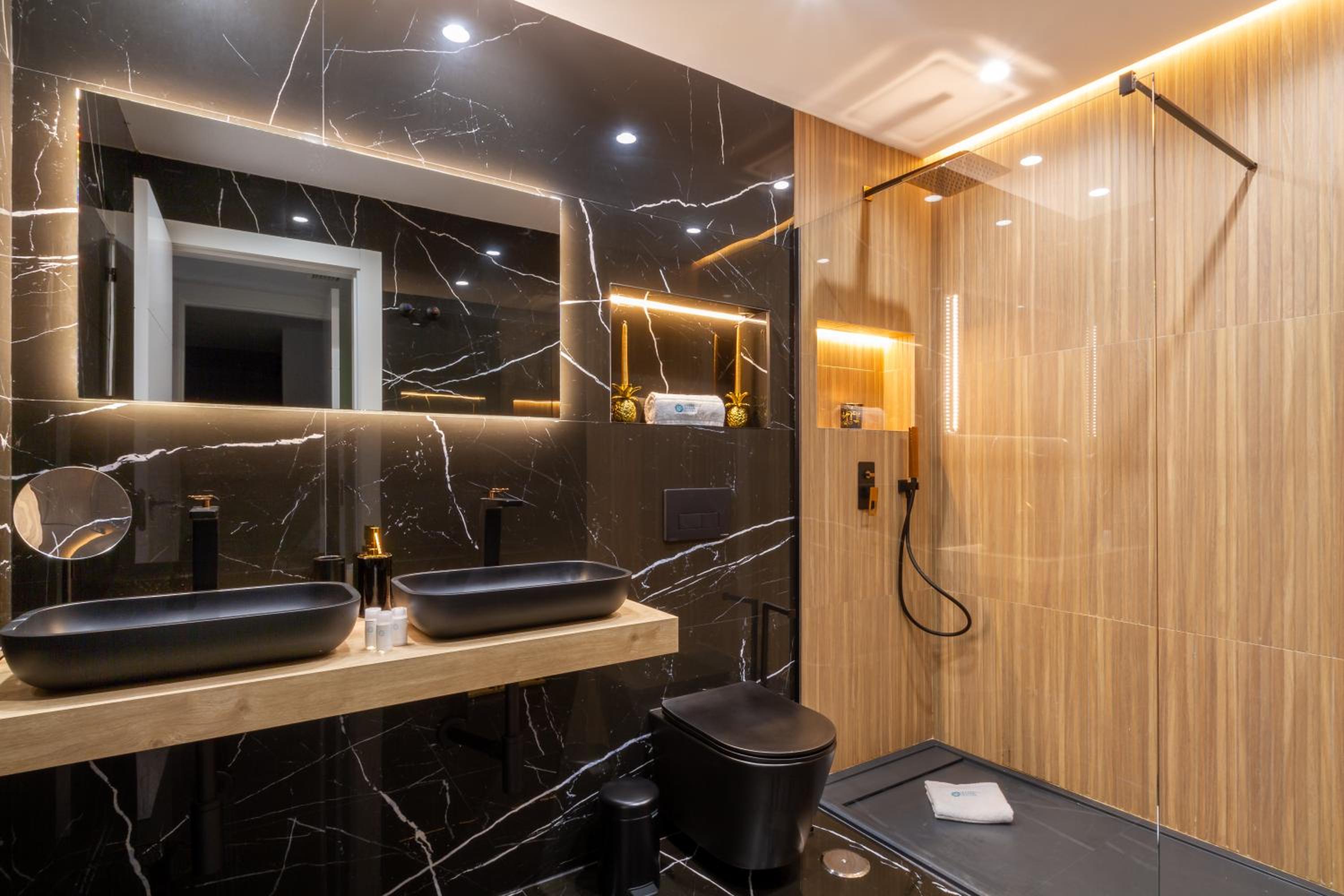 MARBELLA BANUS SUITES - Marbella Marina Banus Deluxe Apartment Sea Views