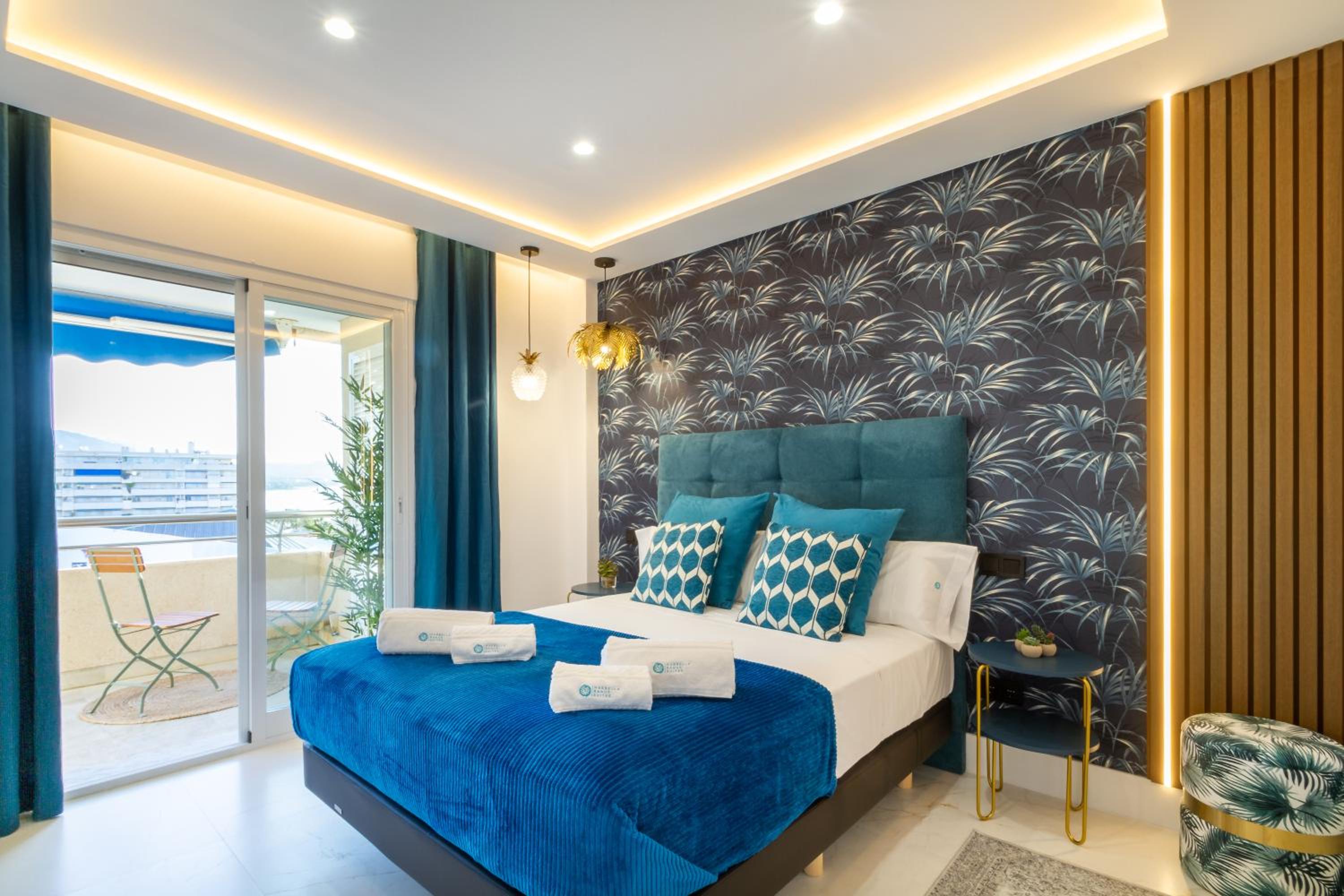 MARBELLA BANUS SUITES - Marbella Marina Banus Deluxe Apartment Sea Views