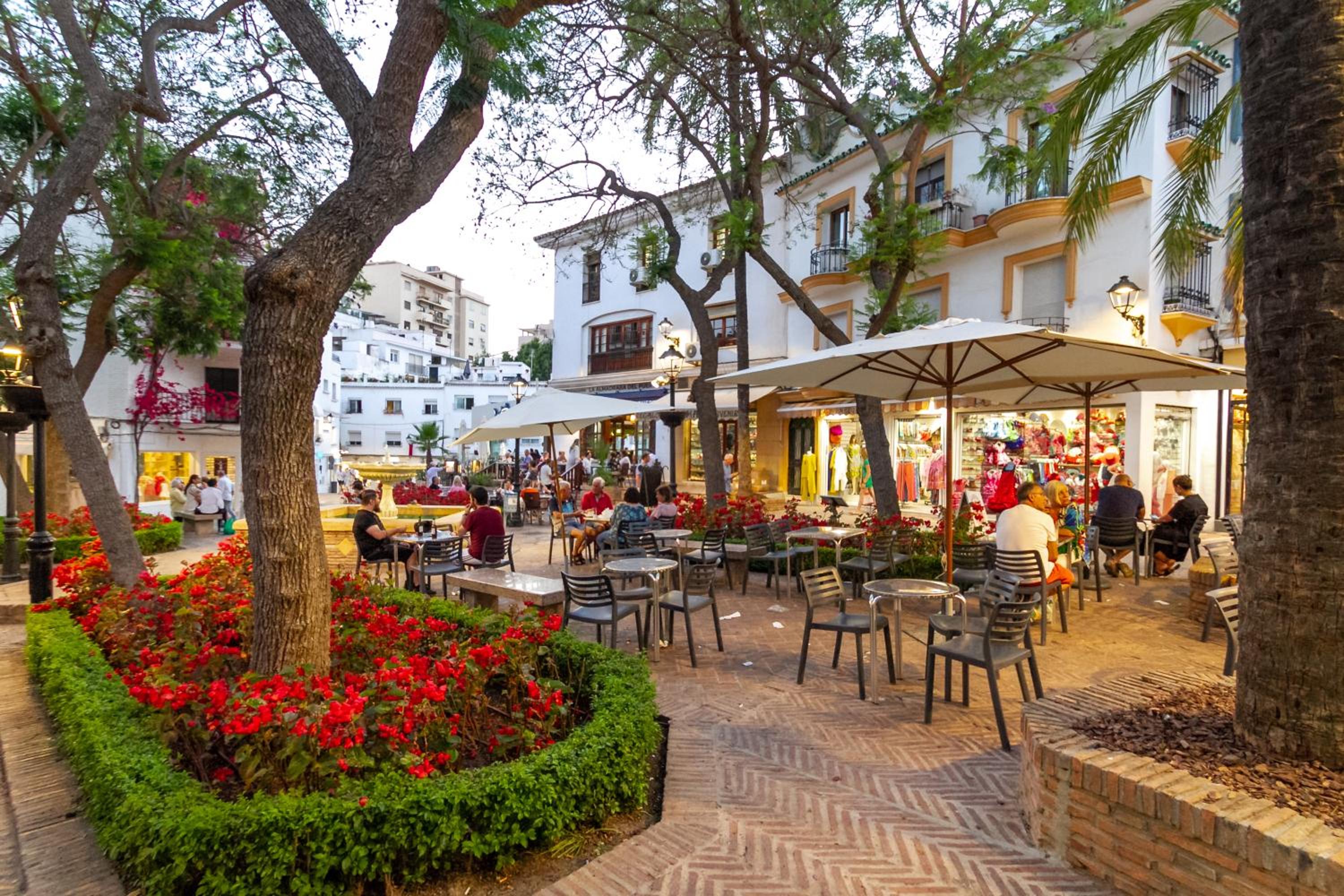 MARBELLA BANUS SUITES - Marbella Marina Banus Deluxe Apartment Sea Views