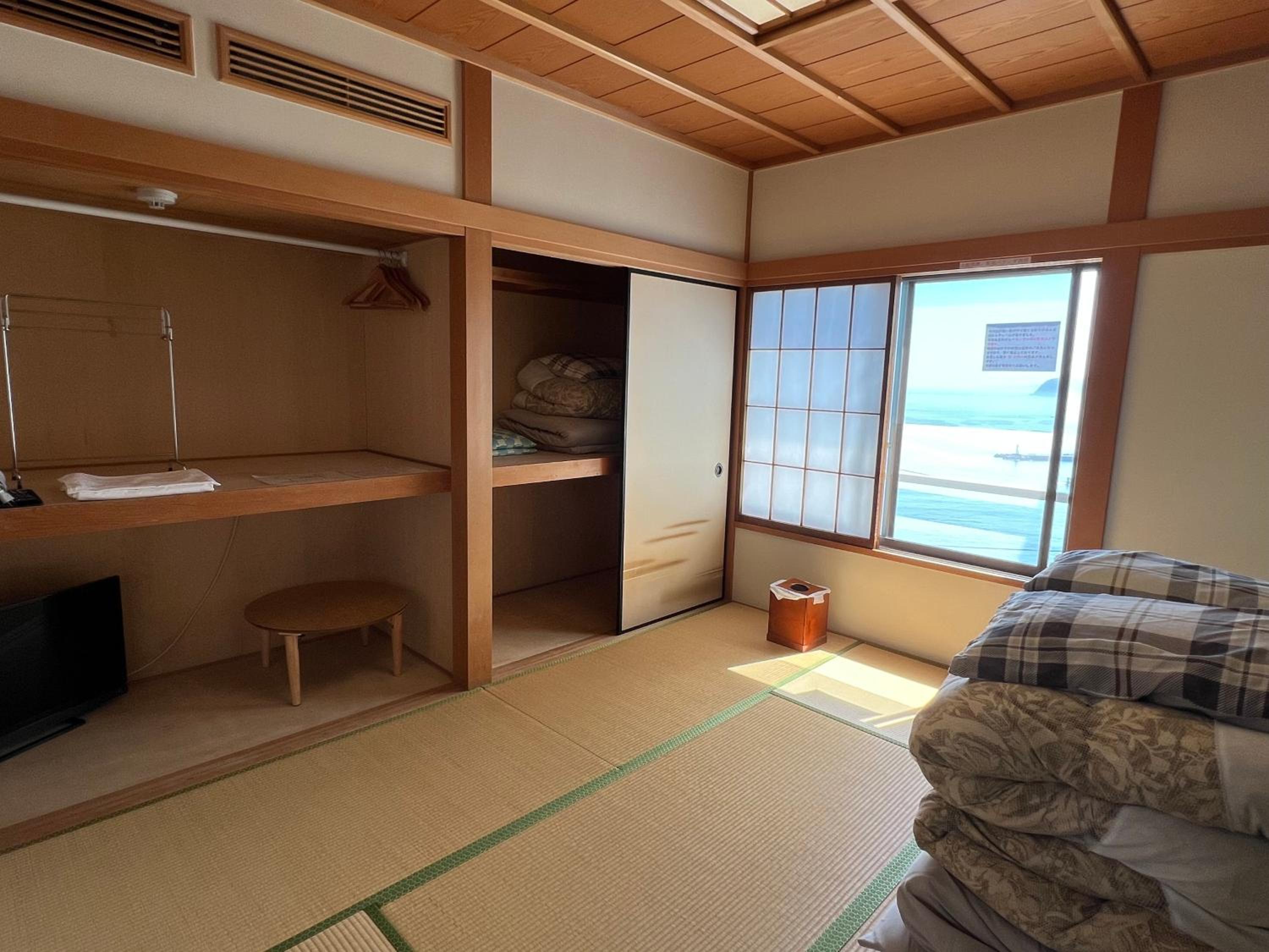 Atami Onsen Guest House Megumi 5 minutes walk from Atami Station