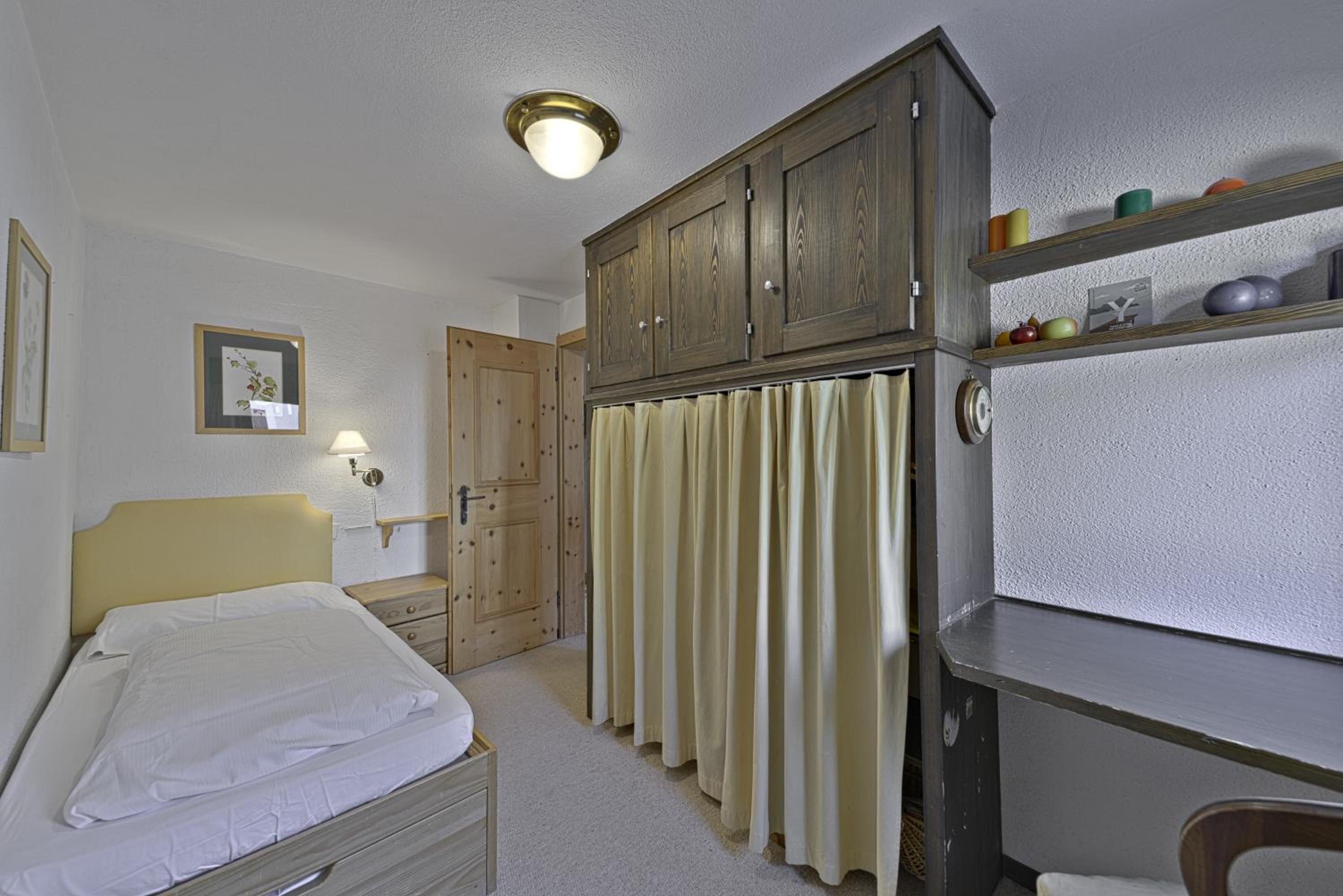 Apartment in the heart of Celerina with garden