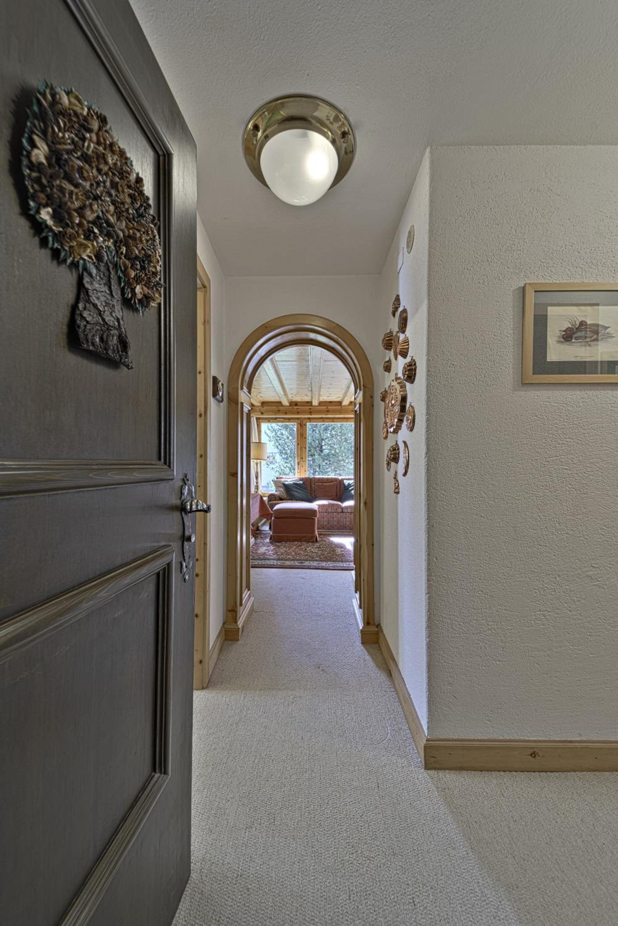 Apartment in the heart of Celerina with garden